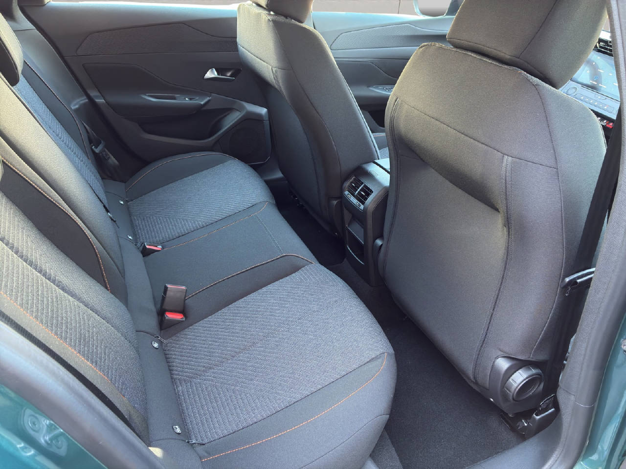 PEUGEOT 308 SW 1.2 Hybrid 145 PS SYLE AUTOMAT-image-7