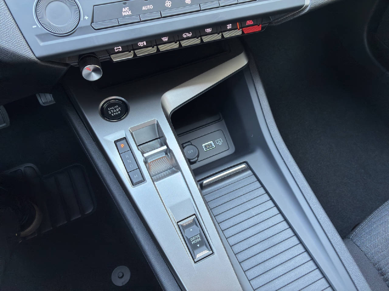 PEUGEOT 308 SW 1.2 Hybrid 145 PS SYLE AUTOMAT-image-15