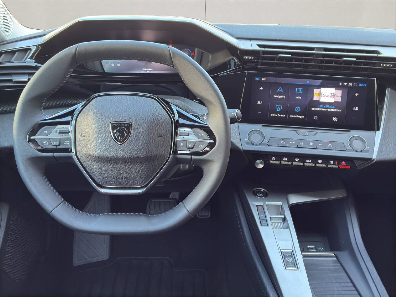 PEUGEOT 308 SW 1.2 Hybrid 145 PS SYLE AUTOMAT-image-9