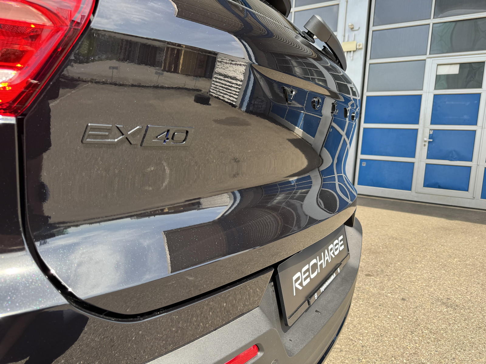 VOLVO EX40 Twin Black Edition AWD-image-13