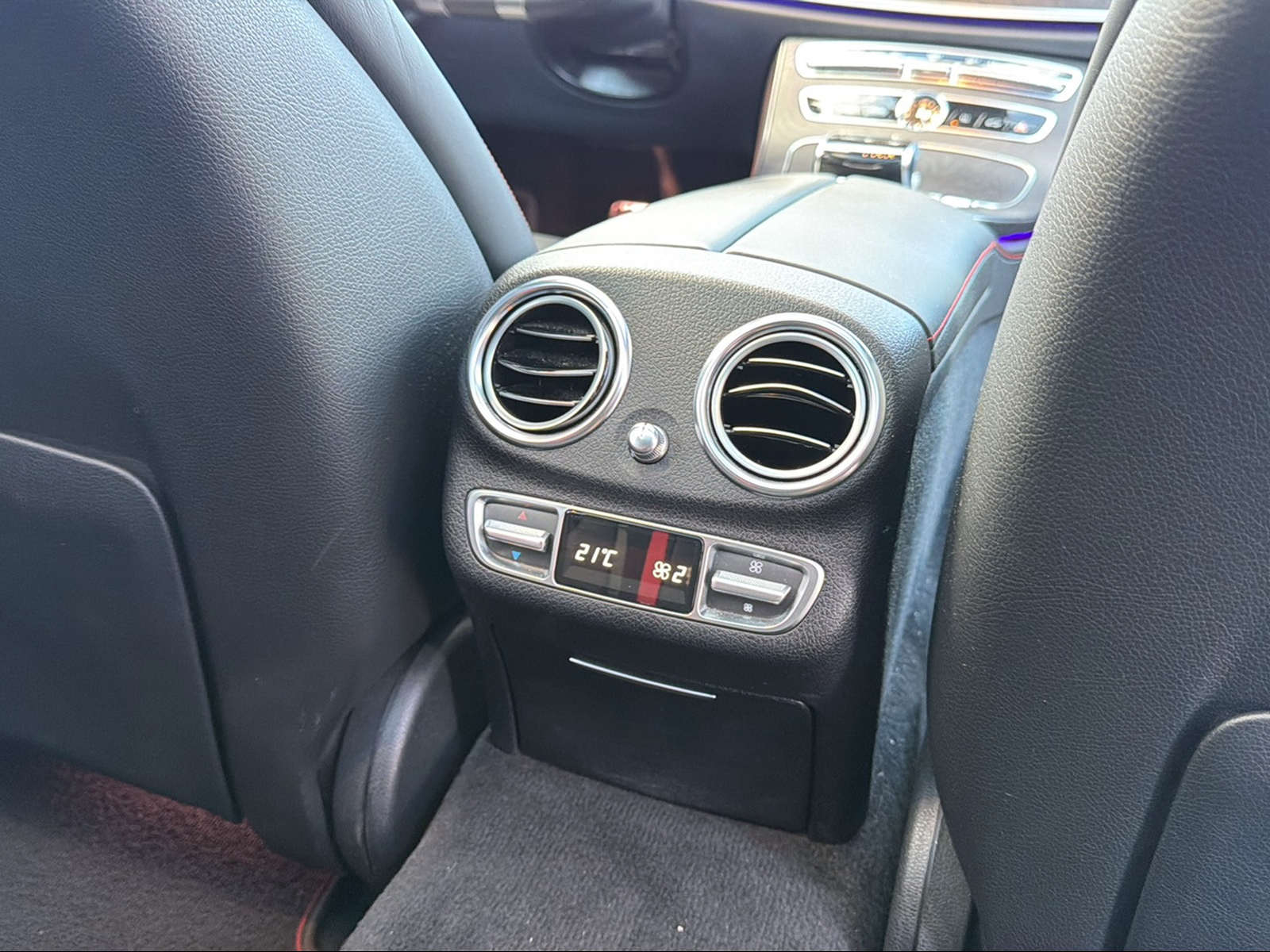 MERCEDES-BENZ E 53 AMG 4Matic 9G-Tronic-image-16