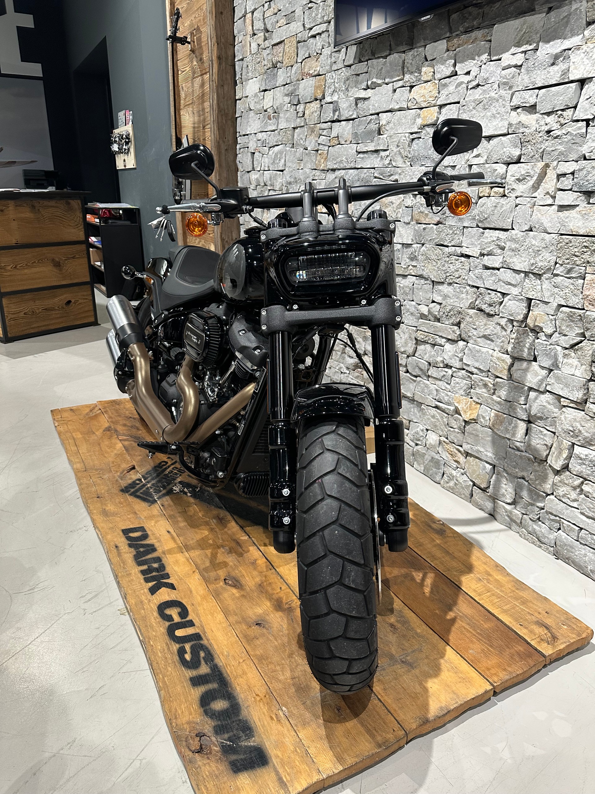 HARLEY-DAVIDSON FXFBS Fat Bob 114-showroom-element-1