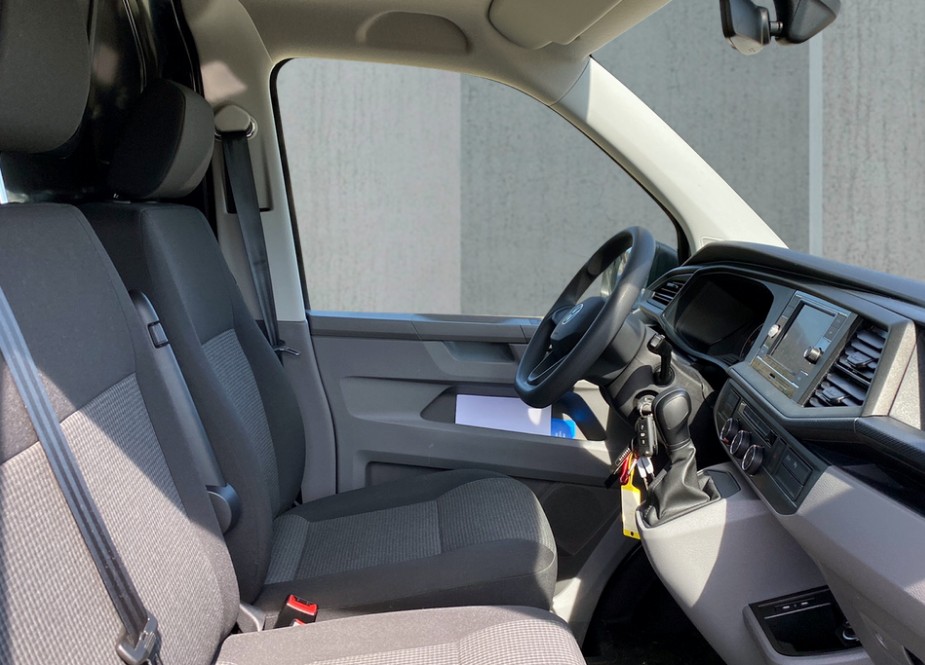 VW T6.1 2.0 TDI 4Motion DSG-image-7