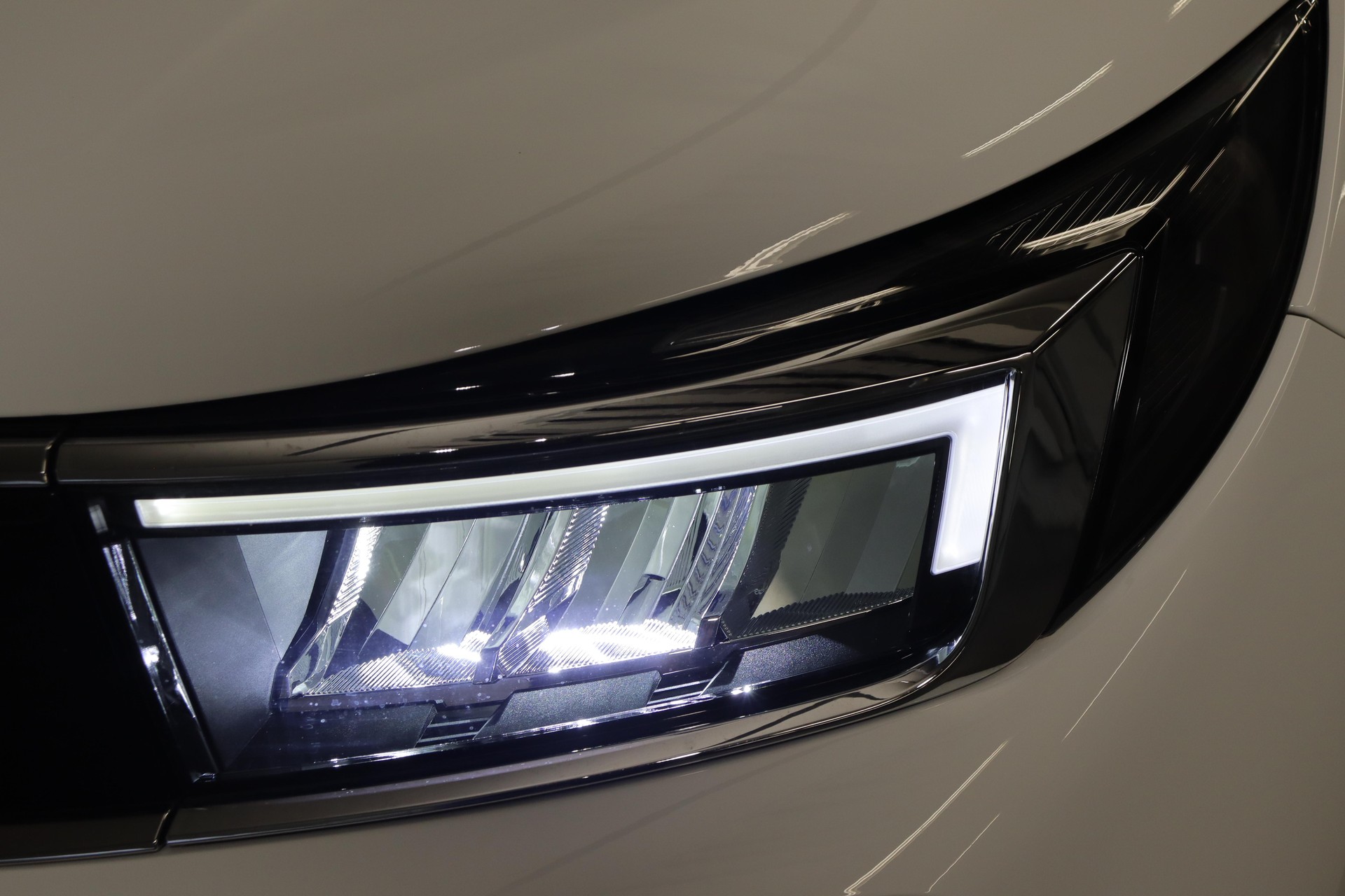 OPEL Grandland 1.6 T PHEV GS Line-image-15