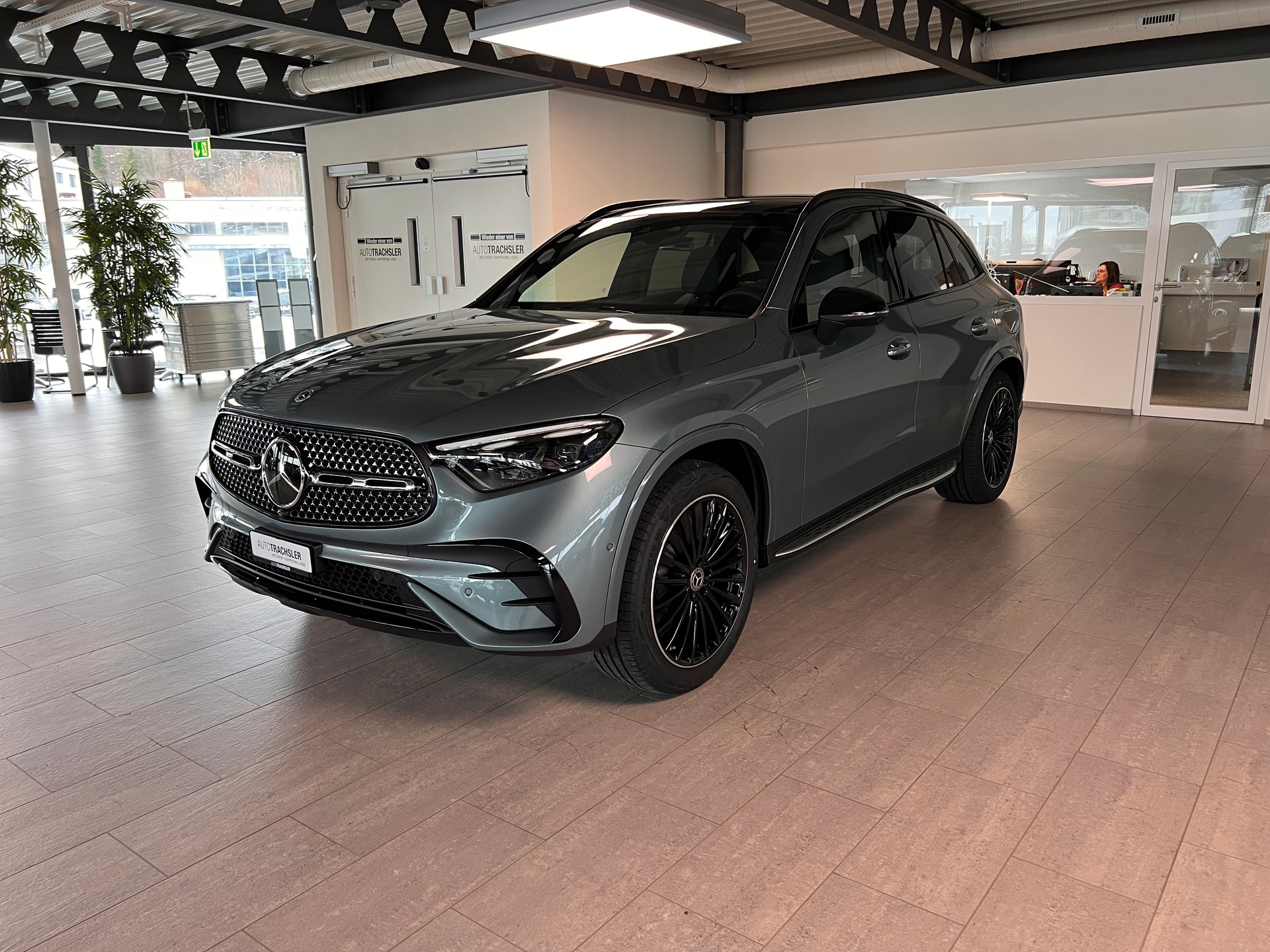 MERCEDES-BENZ GLC 400 e 4Matic EQ Star 9G-Tronic-image-3