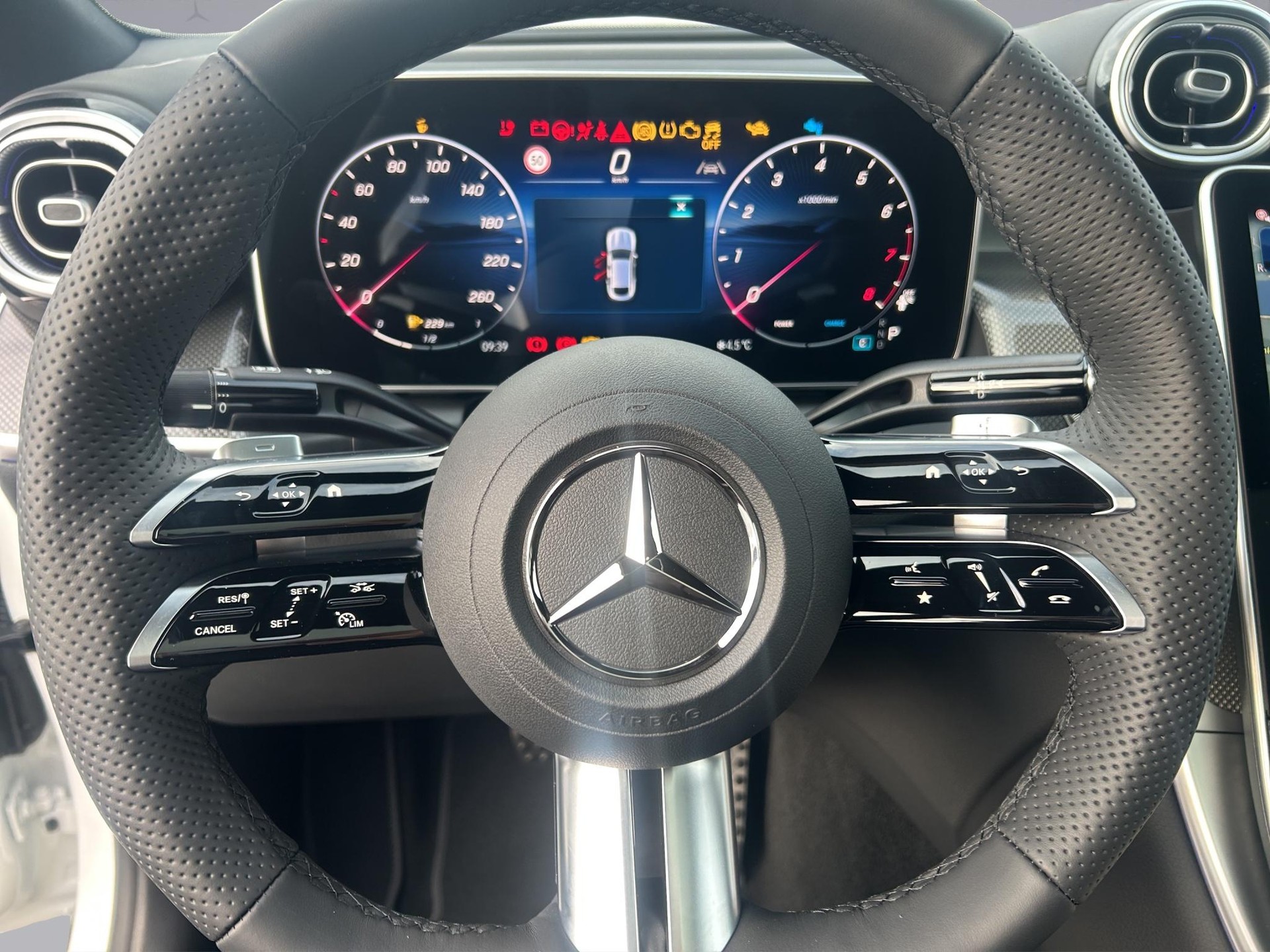 MERCEDES-BENZ GLC 300 AMG Line 4matic Coupé-image-12