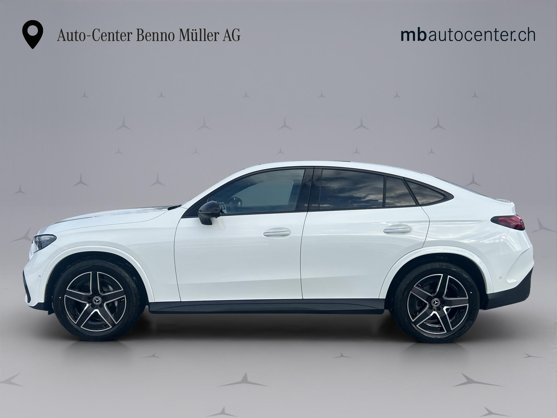 MERCEDES-BENZ GLC 300 AMG Line 4matic Coupé-image-2
