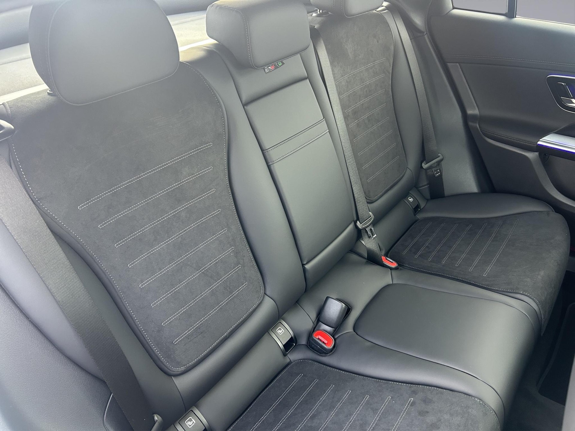 MERCEDES-BENZ GLC 300 AMG Line 4matic Coupé-image-17