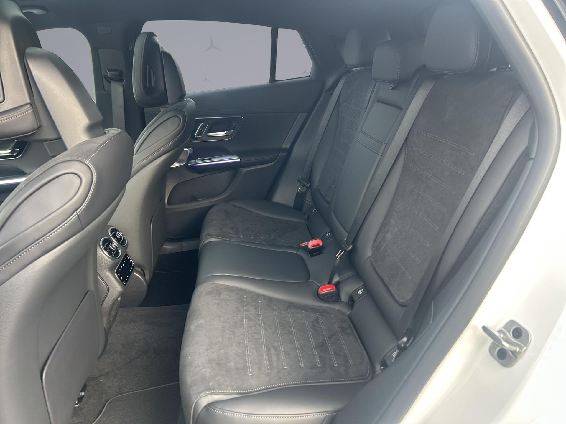 MERCEDES-BENZ GLC 300 AMG Line 4matic Coupé-image-10