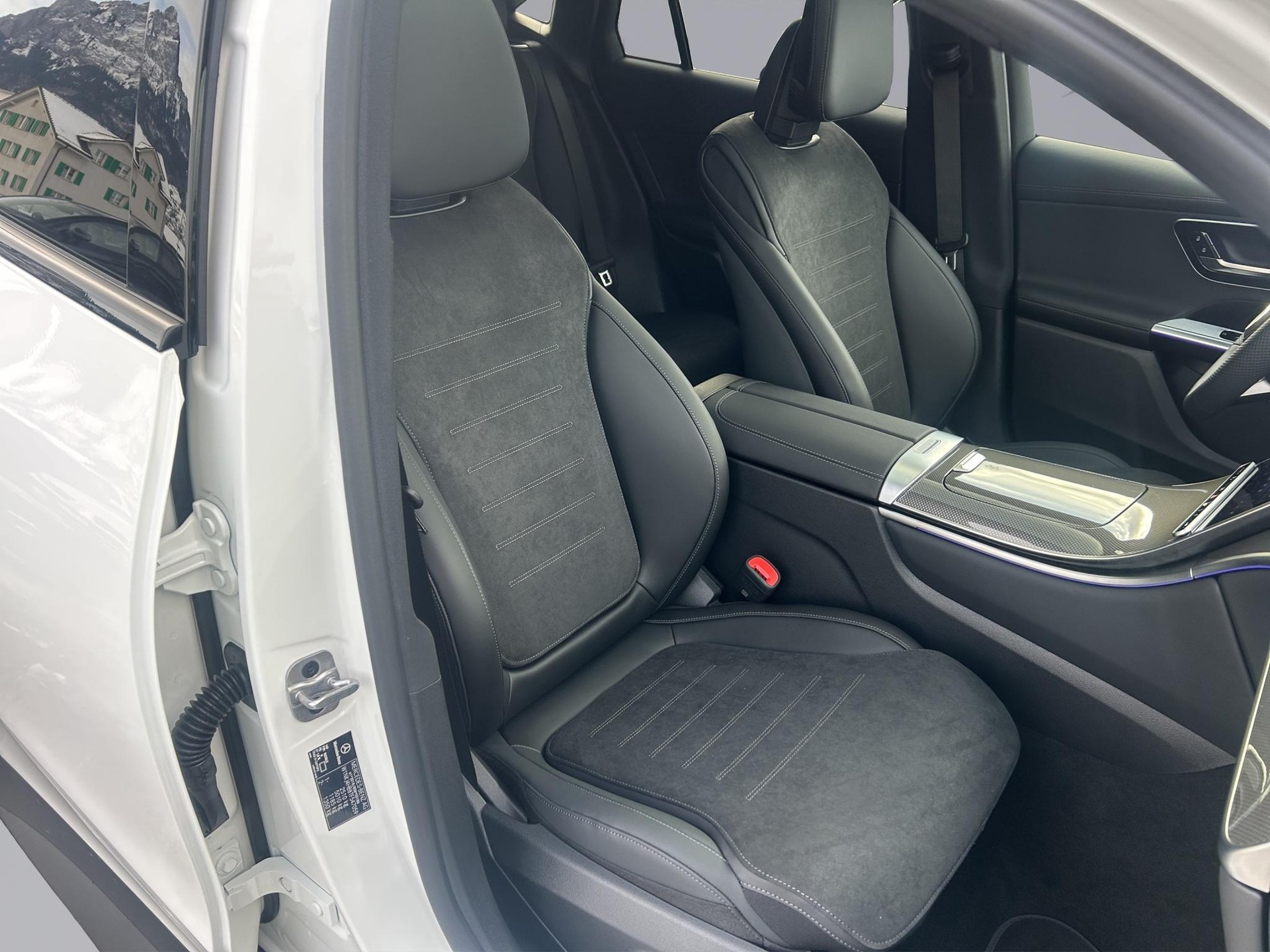 MERCEDES-BENZ GLC 300 AMG Line 4matic Coupé-image-16