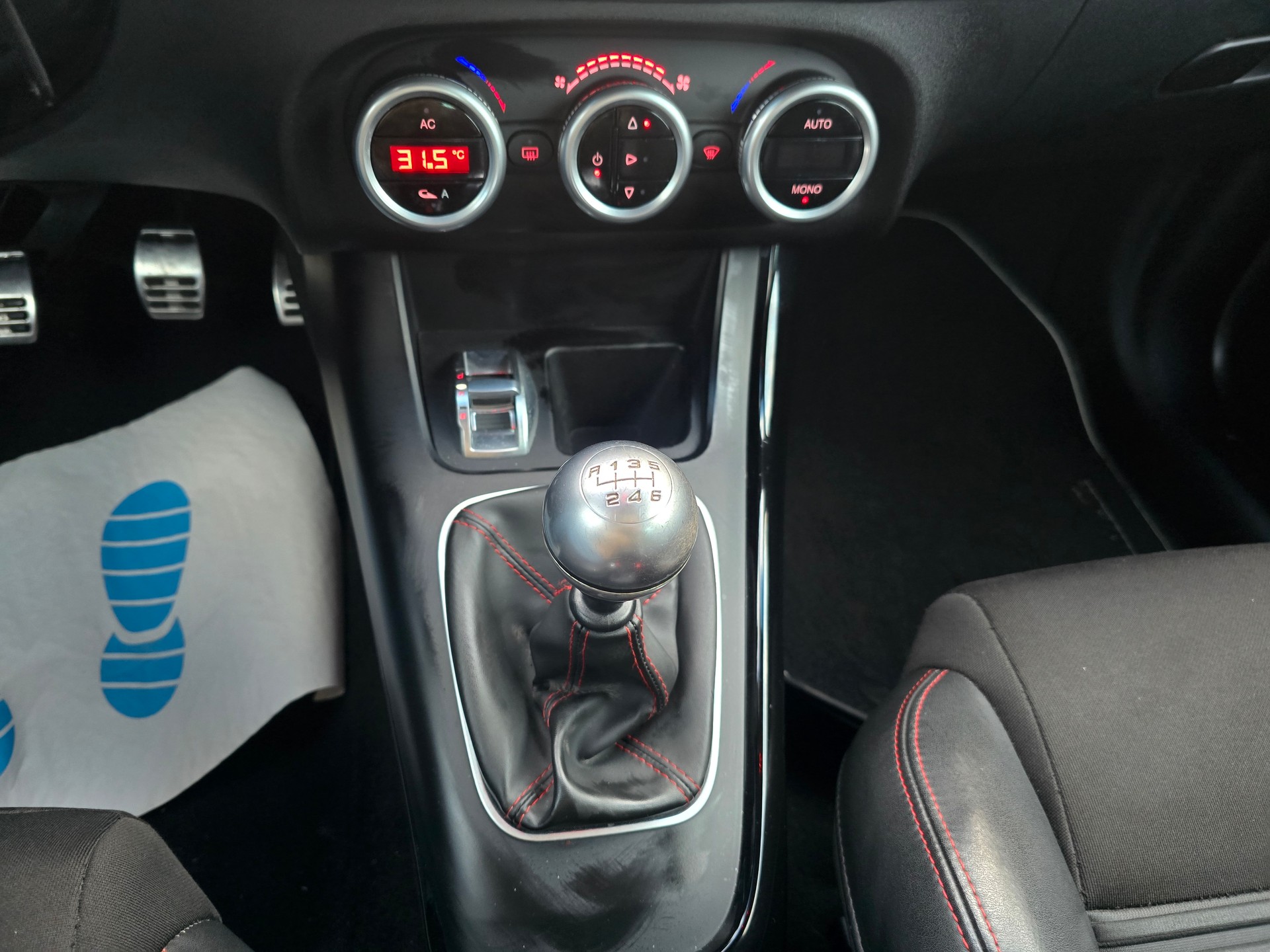ALFA ROMEO Giulietta 1750 TBi Quadrifoglio Verde-image-15
