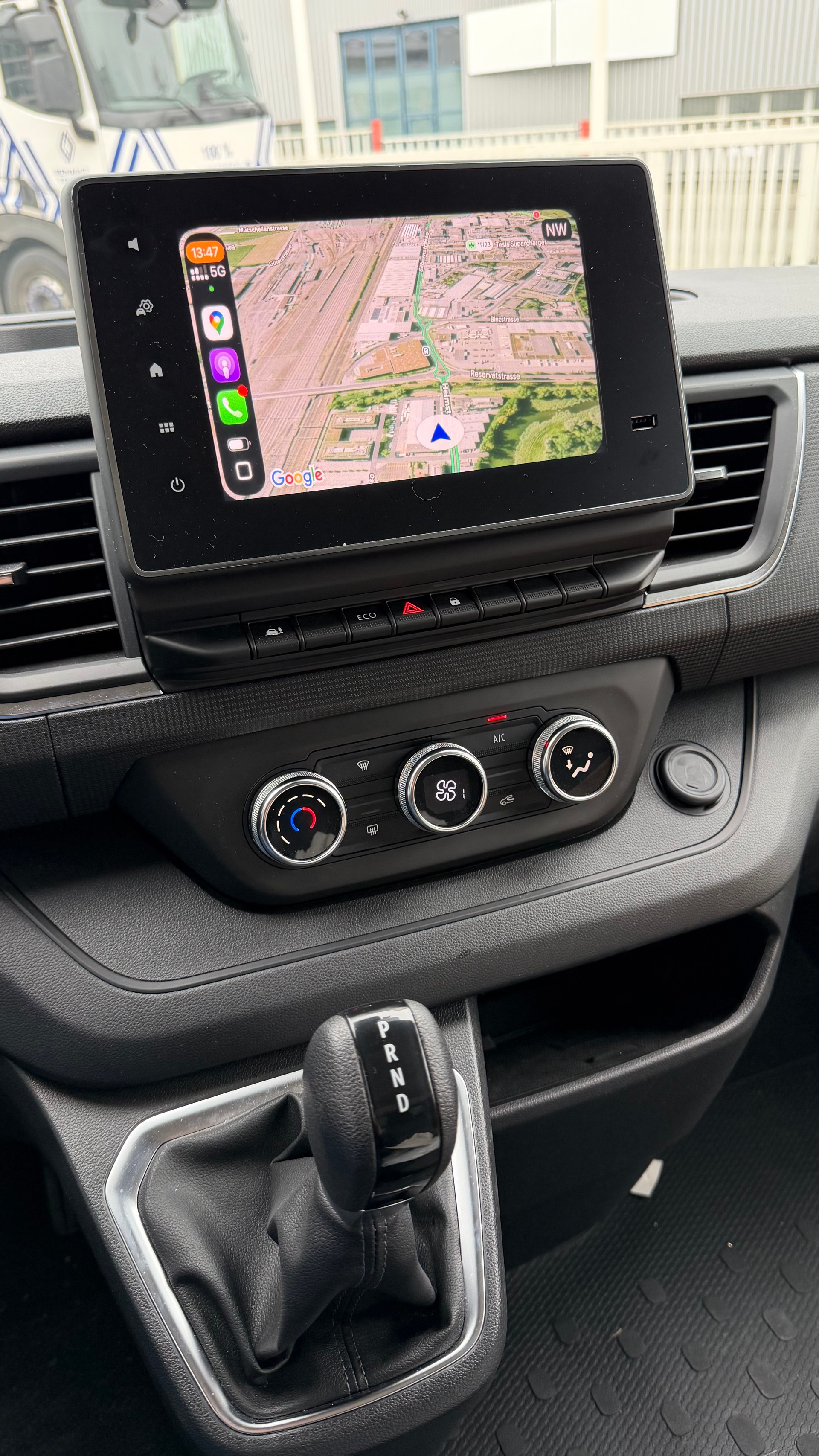 RENAULT E-Tech Trafic RedEdition L2H1-image-4