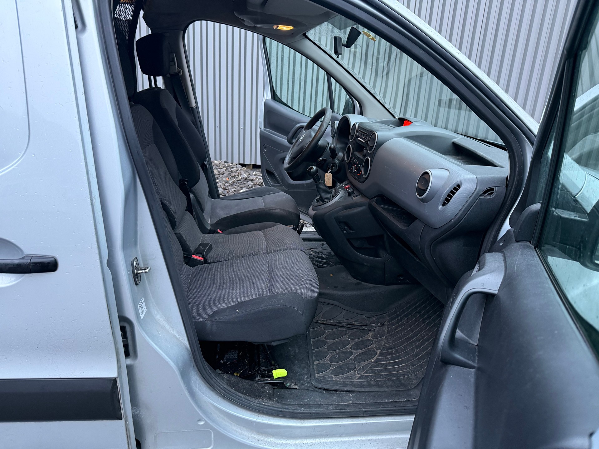 CITROEN Berlingo 1.6 BlueHDi 100 Business 3. PLACES —-image-14