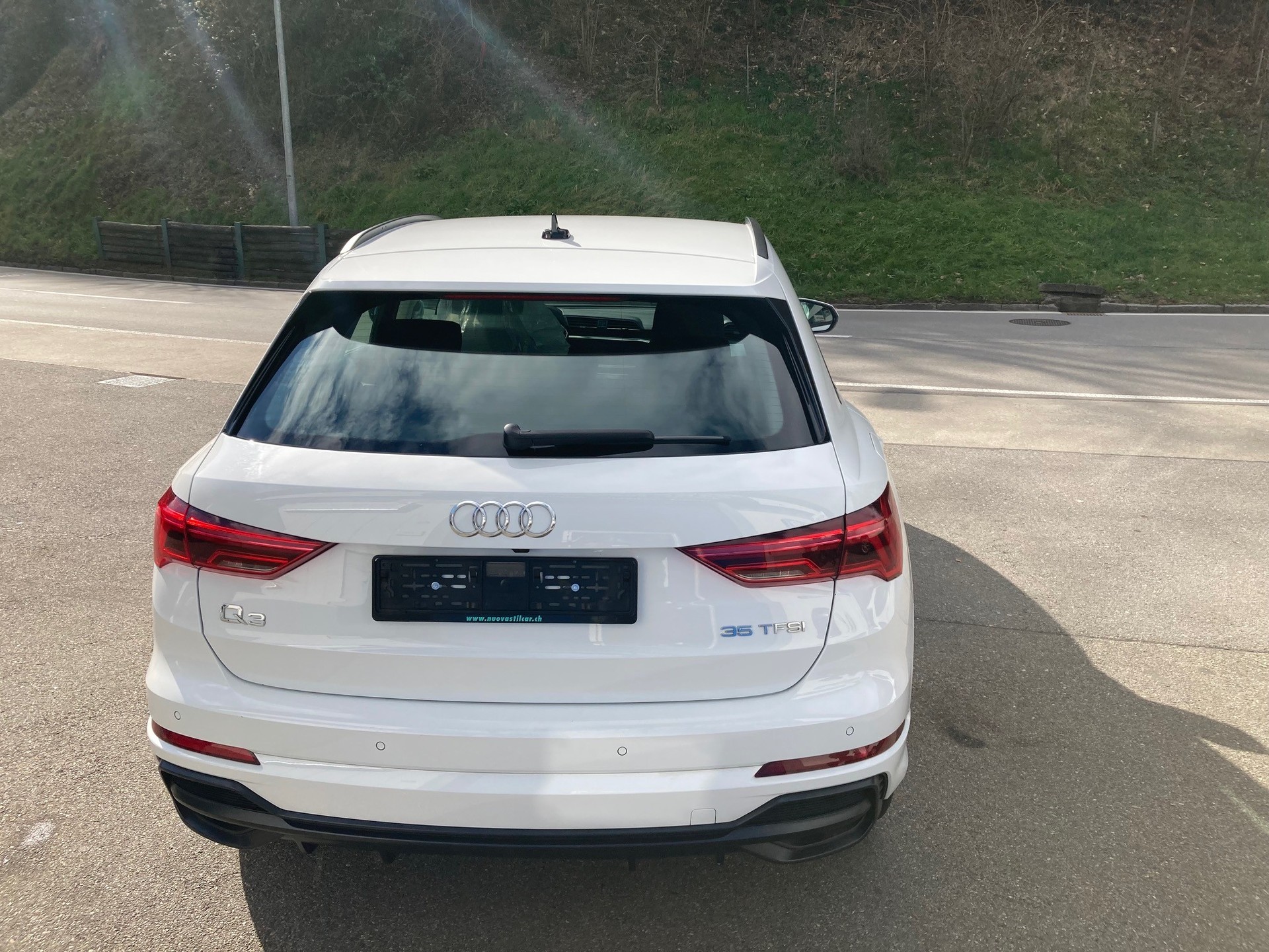 AUDI Q3 35 TFSI S line S-tronic-image-3
