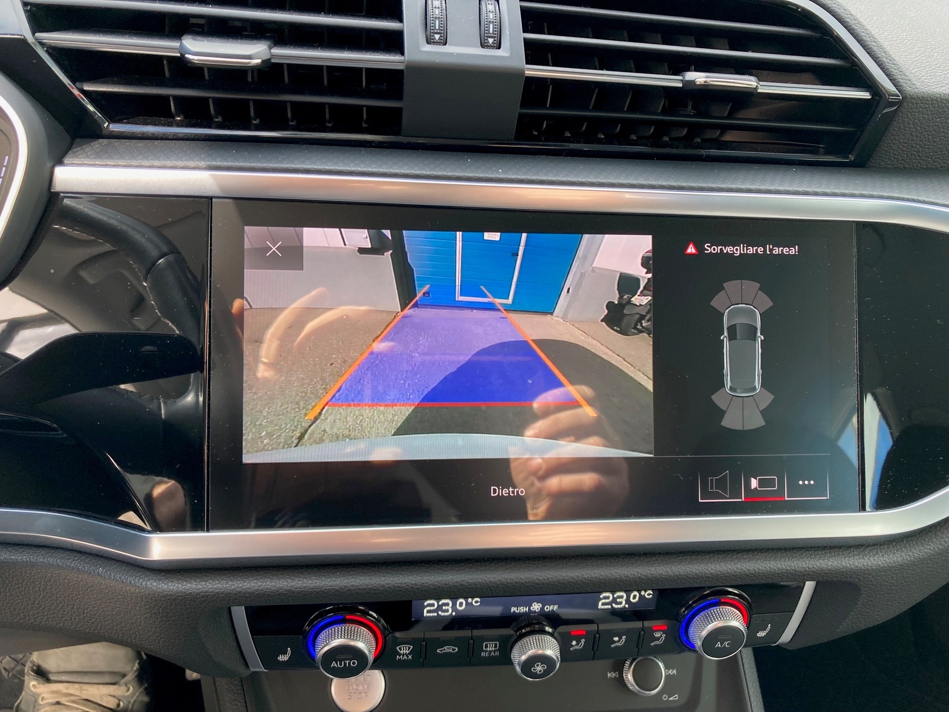 AUDI Q3 35 TFSI S line S-tronic-image-8