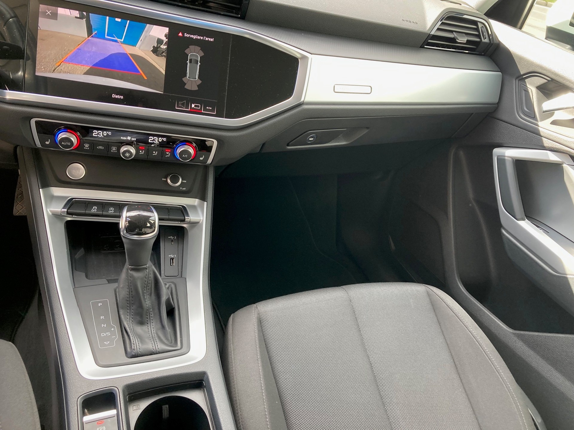 AUDI Q3 35 TFSI S line S-tronic-image-9
