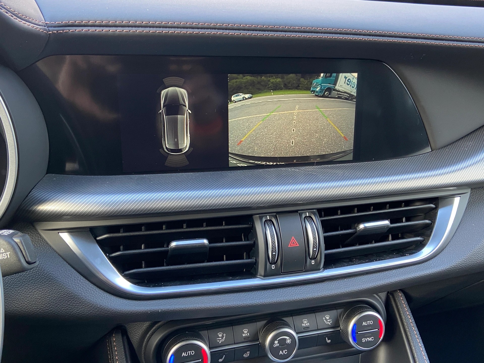 ALFA ROMEO Stelvio 2.0 Intensa Sky Q4 AT8-image-15