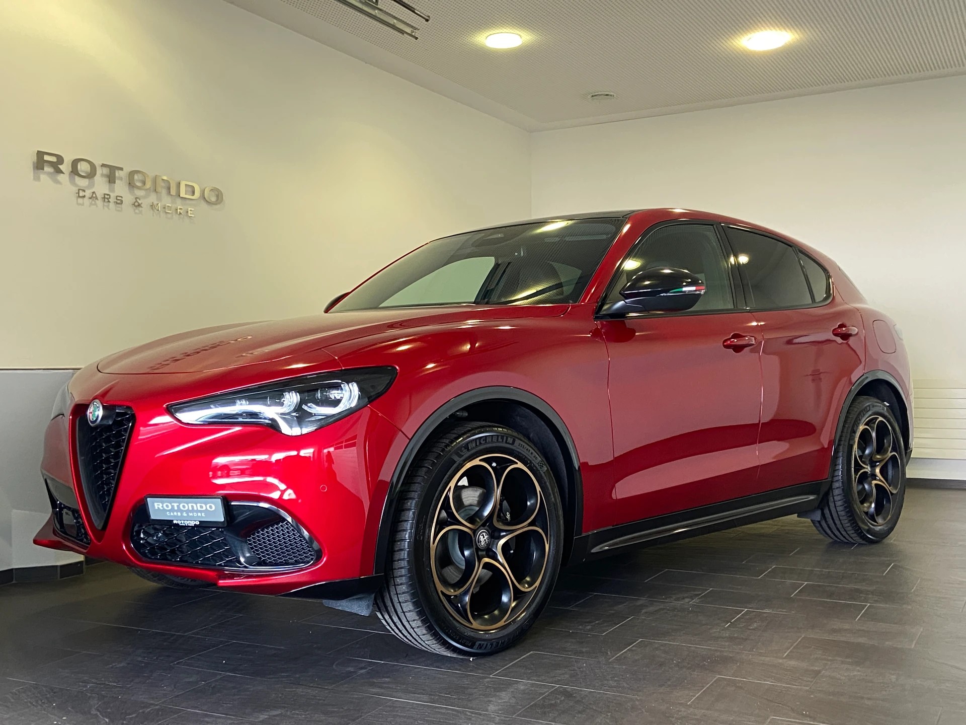ALFA ROMEO Stelvio 2.0 Intensa Sky Q4 AT8-image-0