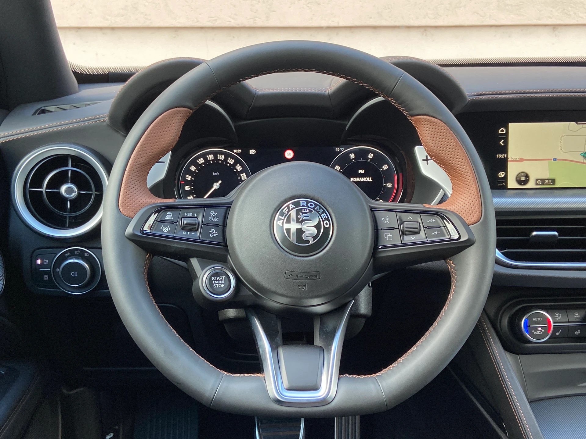 ALFA ROMEO Stelvio 2.0 Intensa Sky Q4 AT8-image-10