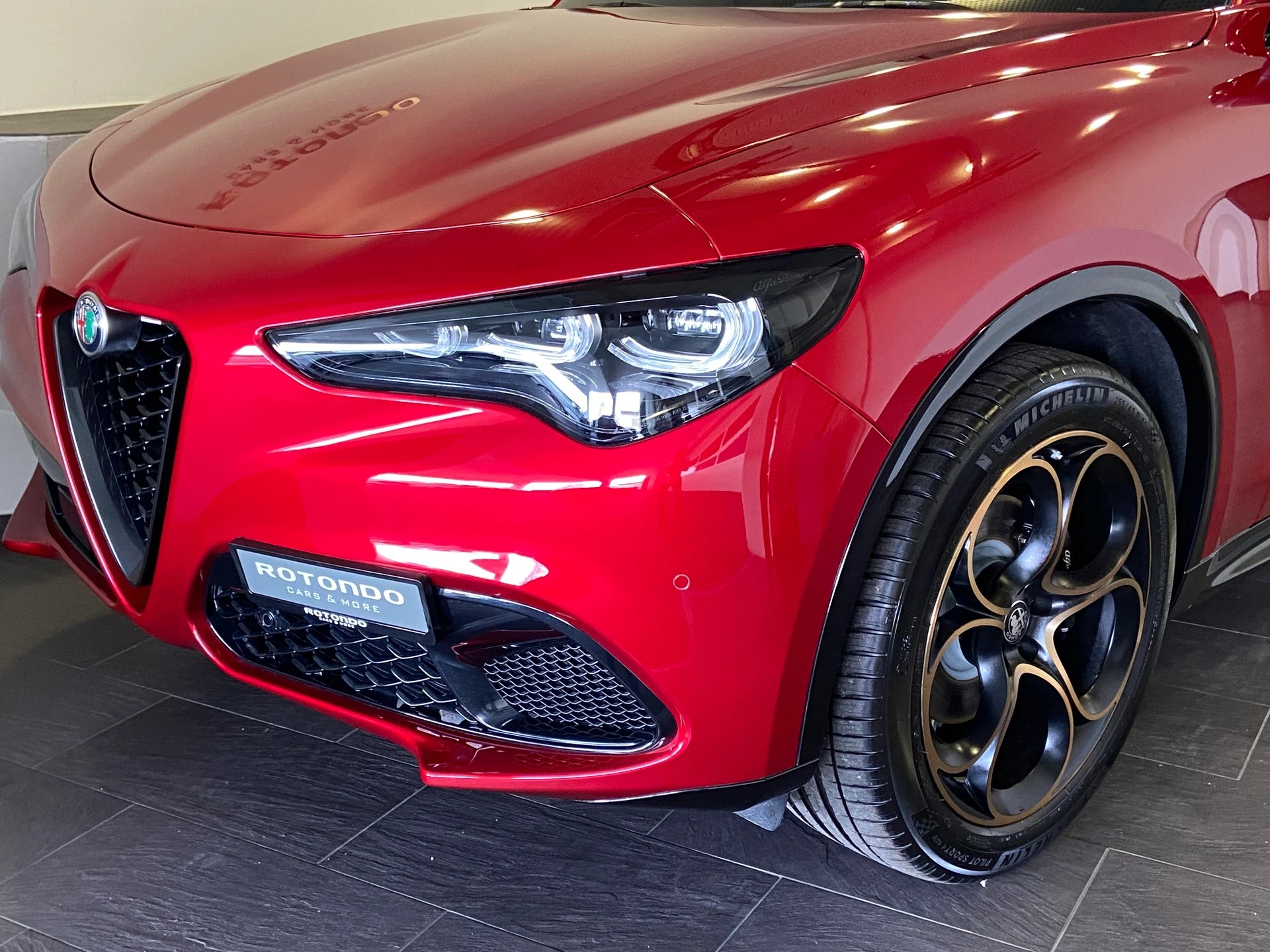 ALFA ROMEO Stelvio 2.0 Intensa Sky Q4 AT8-image-2