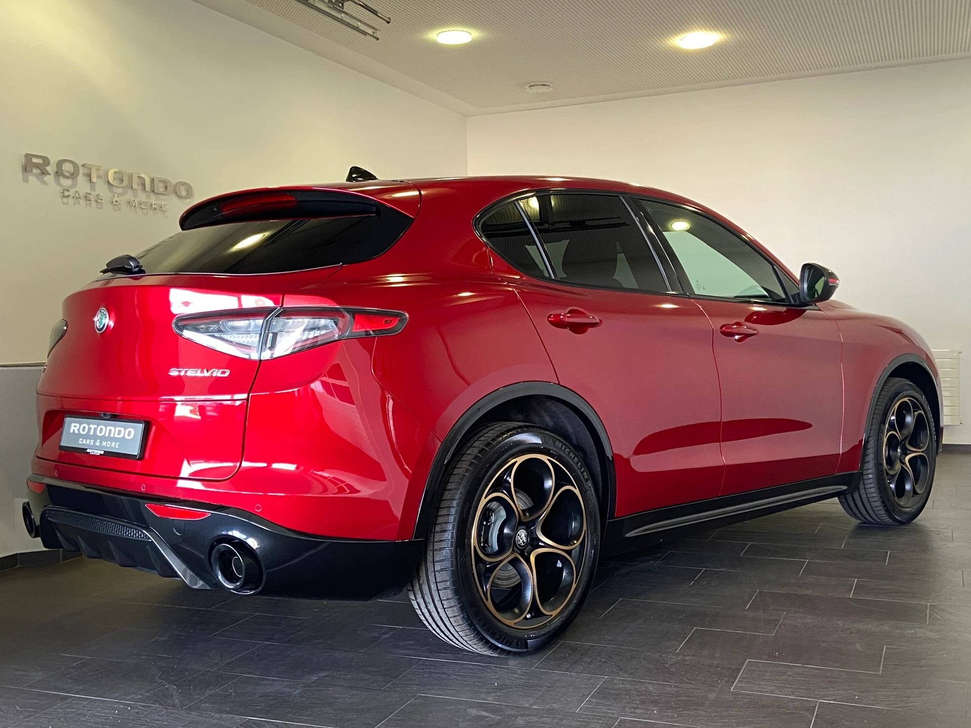 ALFA ROMEO Stelvio 2.0 Intensa Sky Q4 AT8-image-1