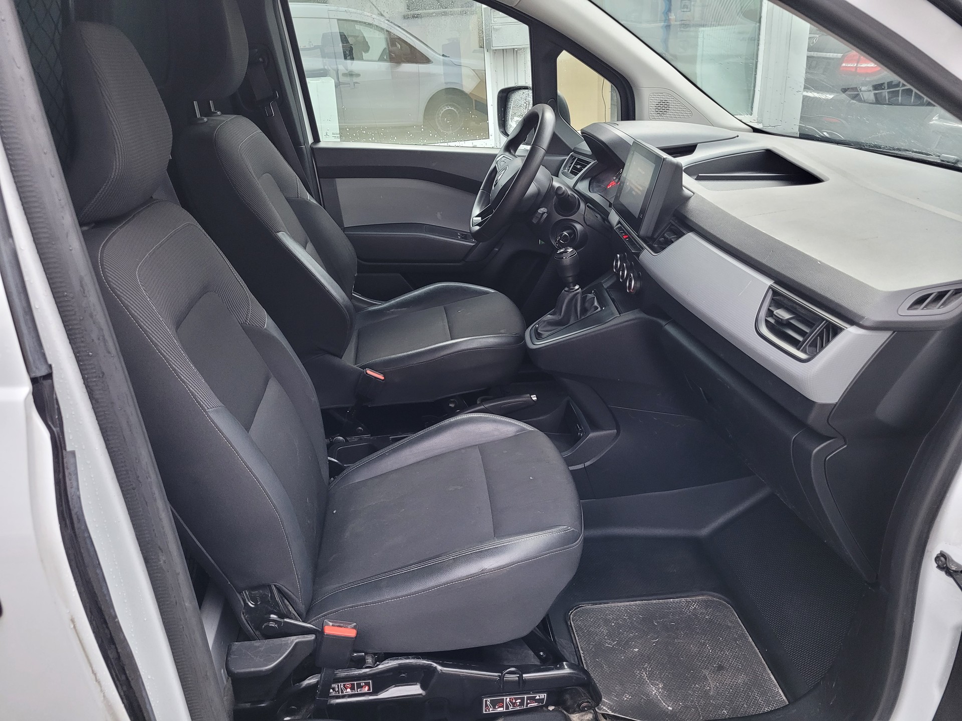 RENAULT Kangoo Van 1.5 dCi Open Sesame 75 Extra-image-11