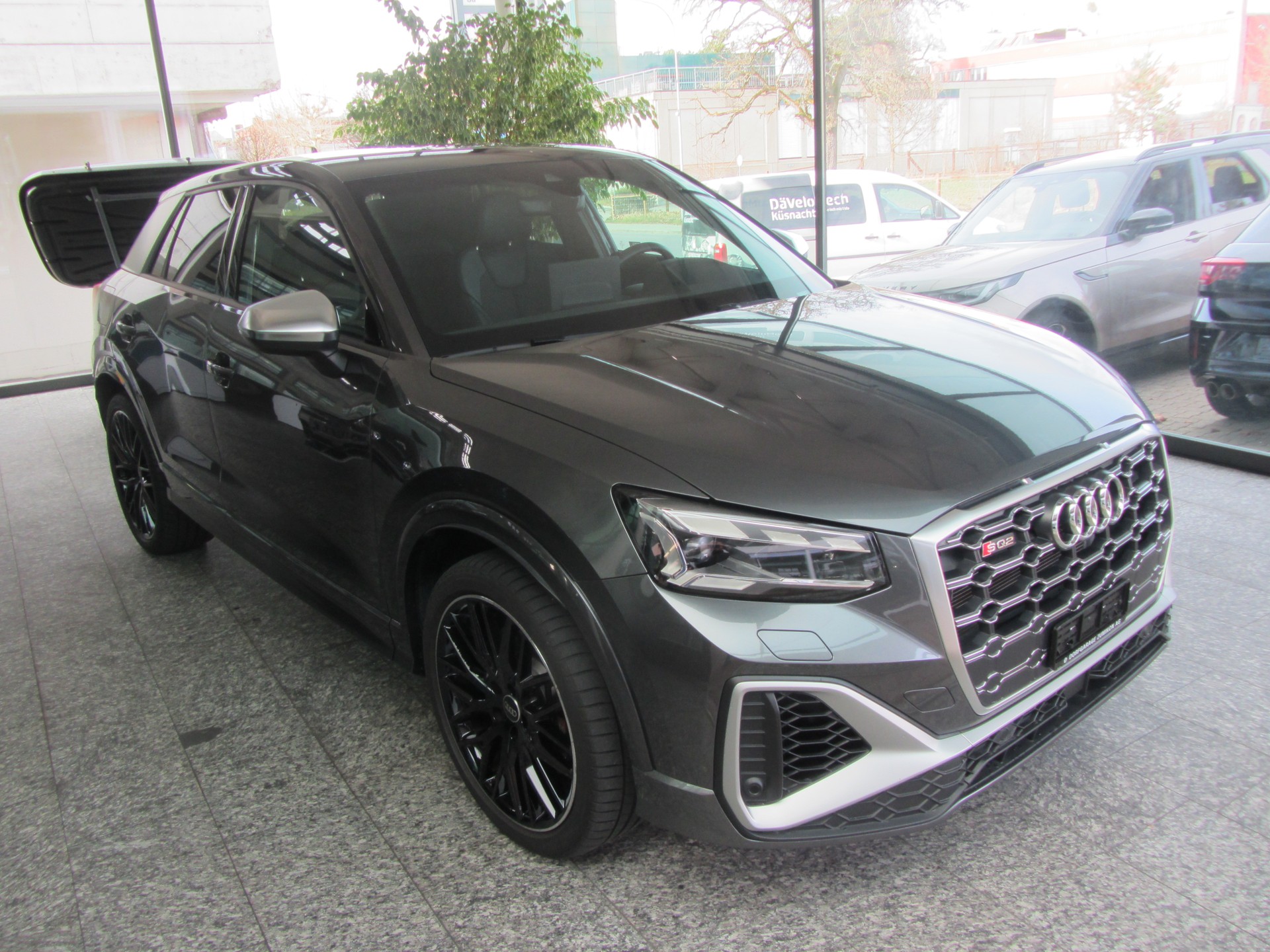 AUDI SQ2 TFSI quattro S-tronic-image-1