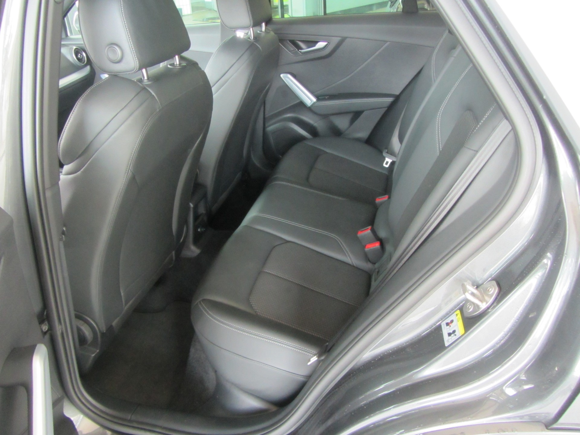 AUDI SQ2 TFSI quattro S-tronic-image-5