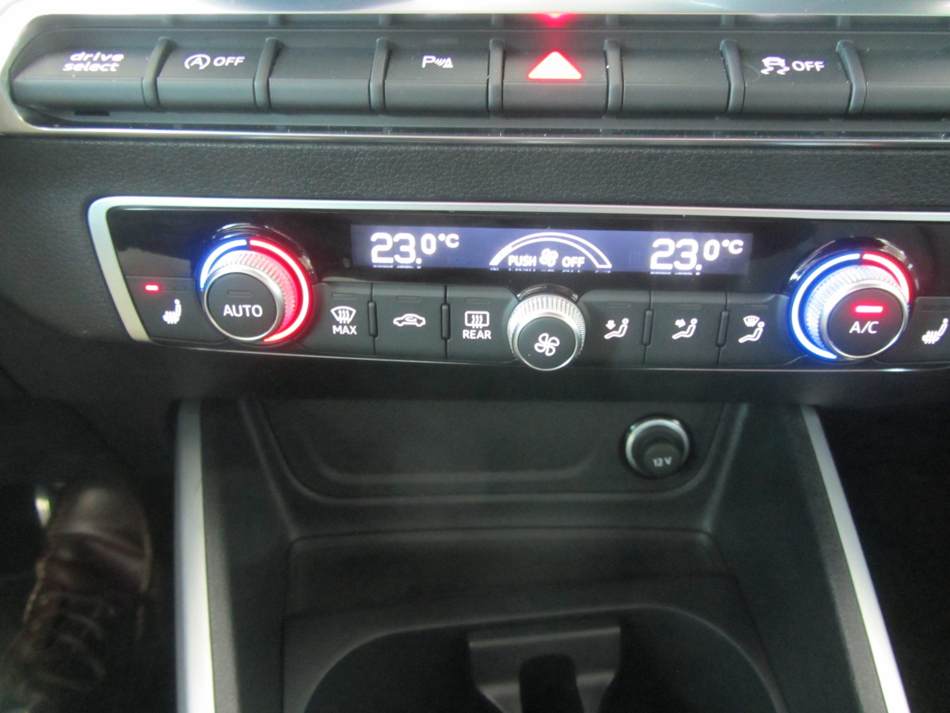 AUDI SQ2 TFSI quattro S-tronic-image-8