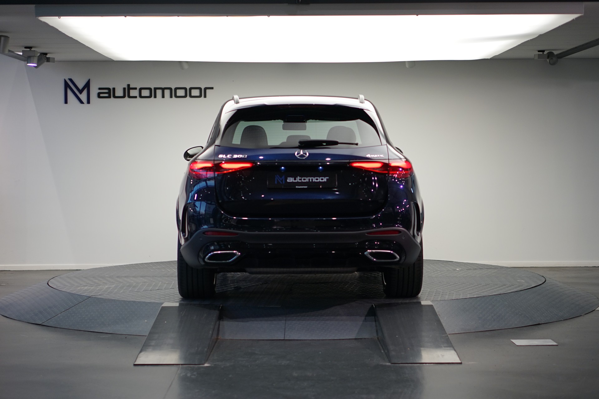MERCEDES-BENZ GLC 300 4Matic AMG Line 9G-Tronic *CH-Fahrzeug* *Burmester* *Pano*-image-5