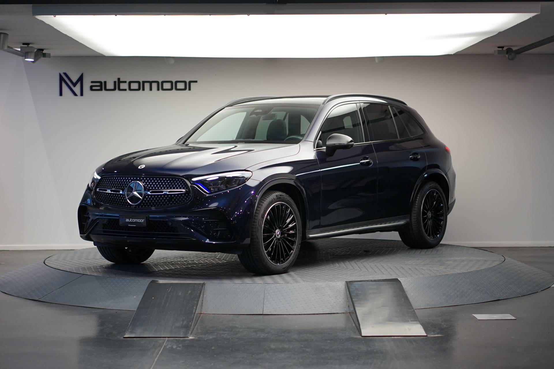 MERCEDES-BENZ GLC 300 4Matic AMG Line 9G-Tronic *CH-Fahrzeug* *Burmester* *Pano*-image-0
