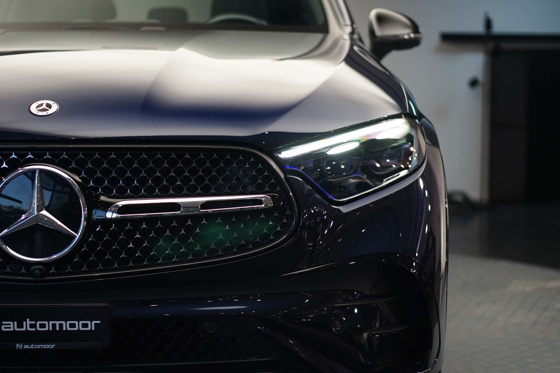 MERCEDES-BENZ GLC 300 4Matic AMG Line 9G-Tronic *CH-Fahrzeug* *Burmester* *Pano*-image-9