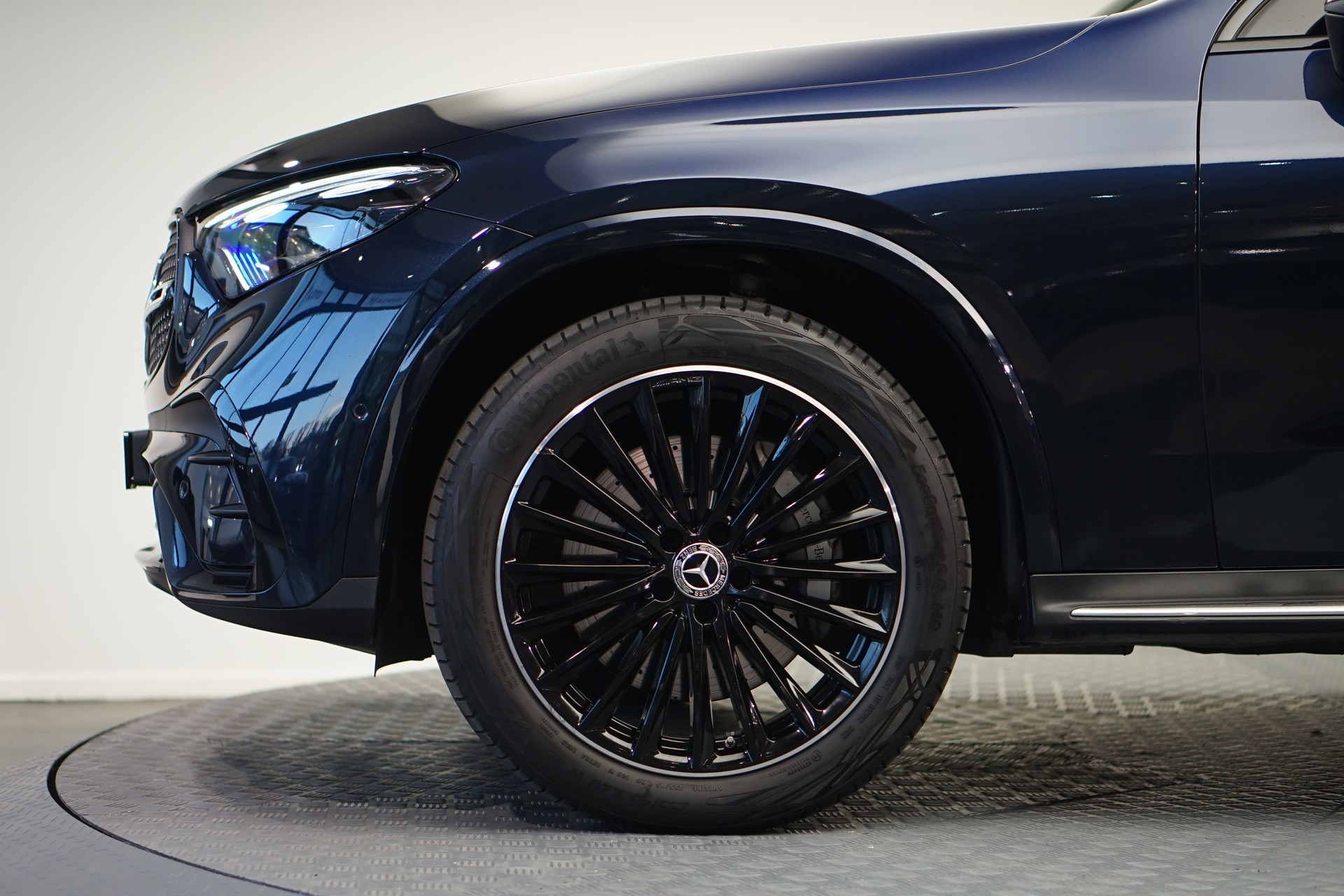 MERCEDES-BENZ GLC 300 4Matic AMG Line 9G-Tronic *CH-Fahrzeug* *Burmester* *Pano*-image-11