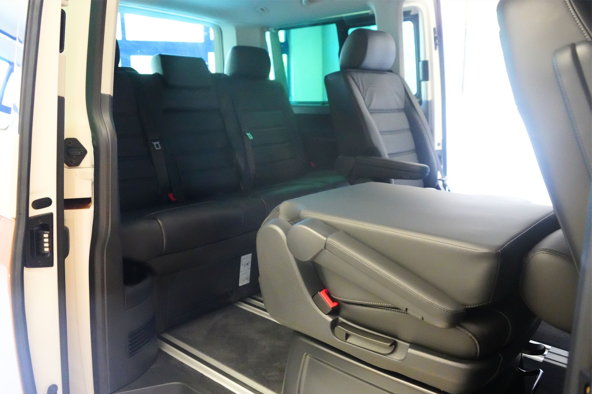 VW T6.1 Multivan 2.0 Bi-TDI Generation Six 4Motion DSG-image-13