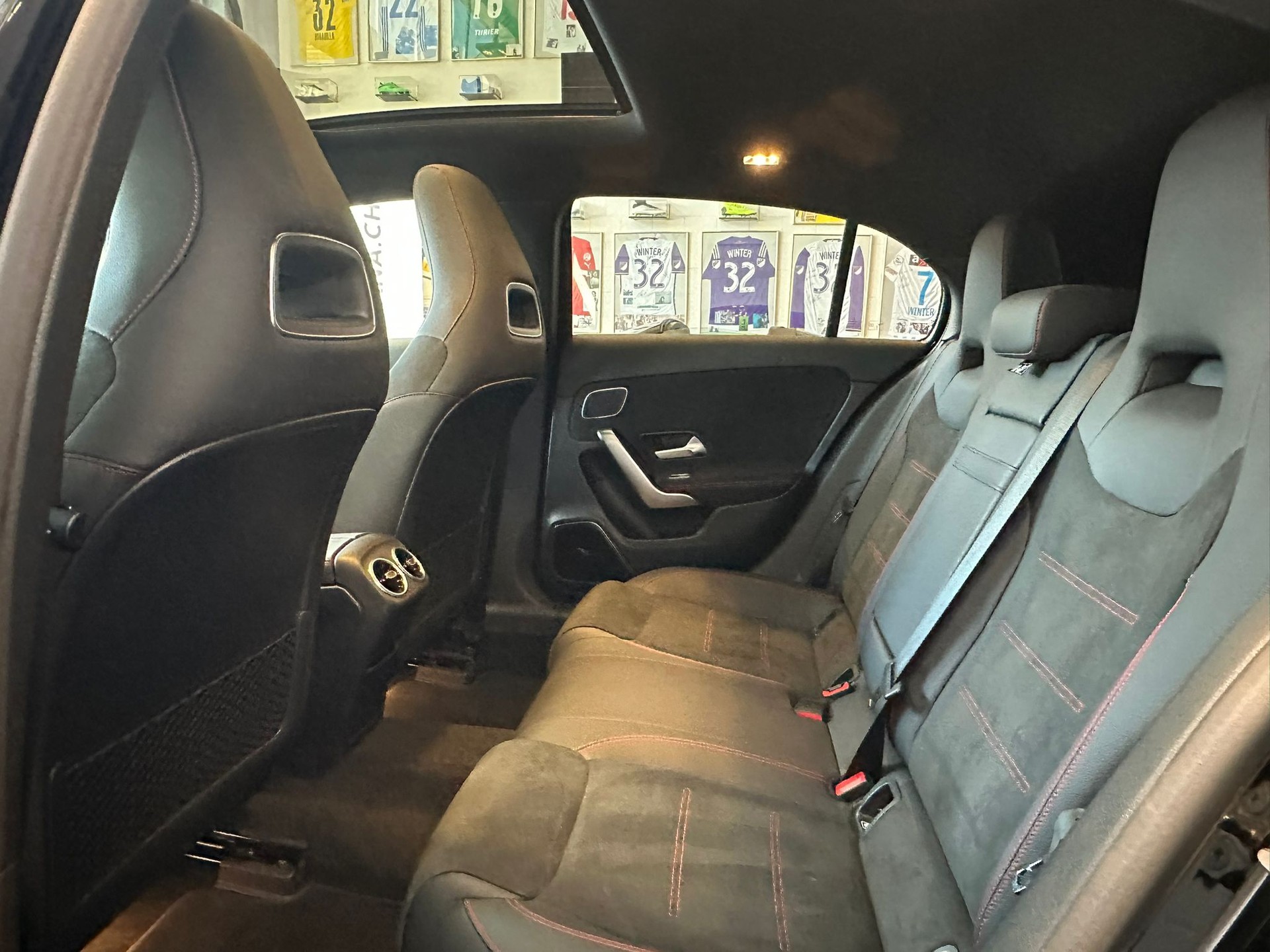 MERCEDES-BENZ A 45 S AMG 4Matic+ Speedshift-image-10