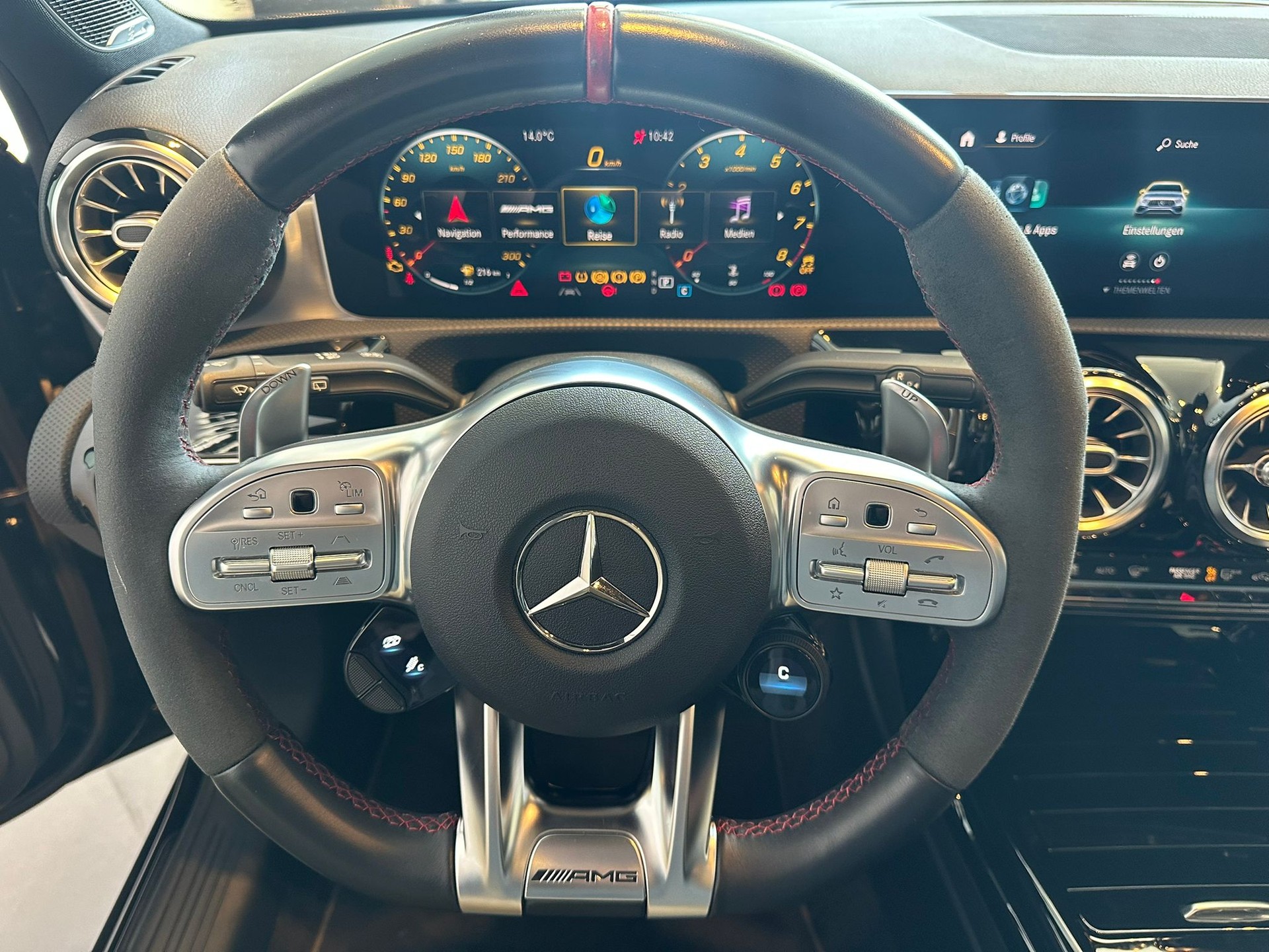 MERCEDES-BENZ A 45 S AMG 4Matic+ Speedshift-image-13