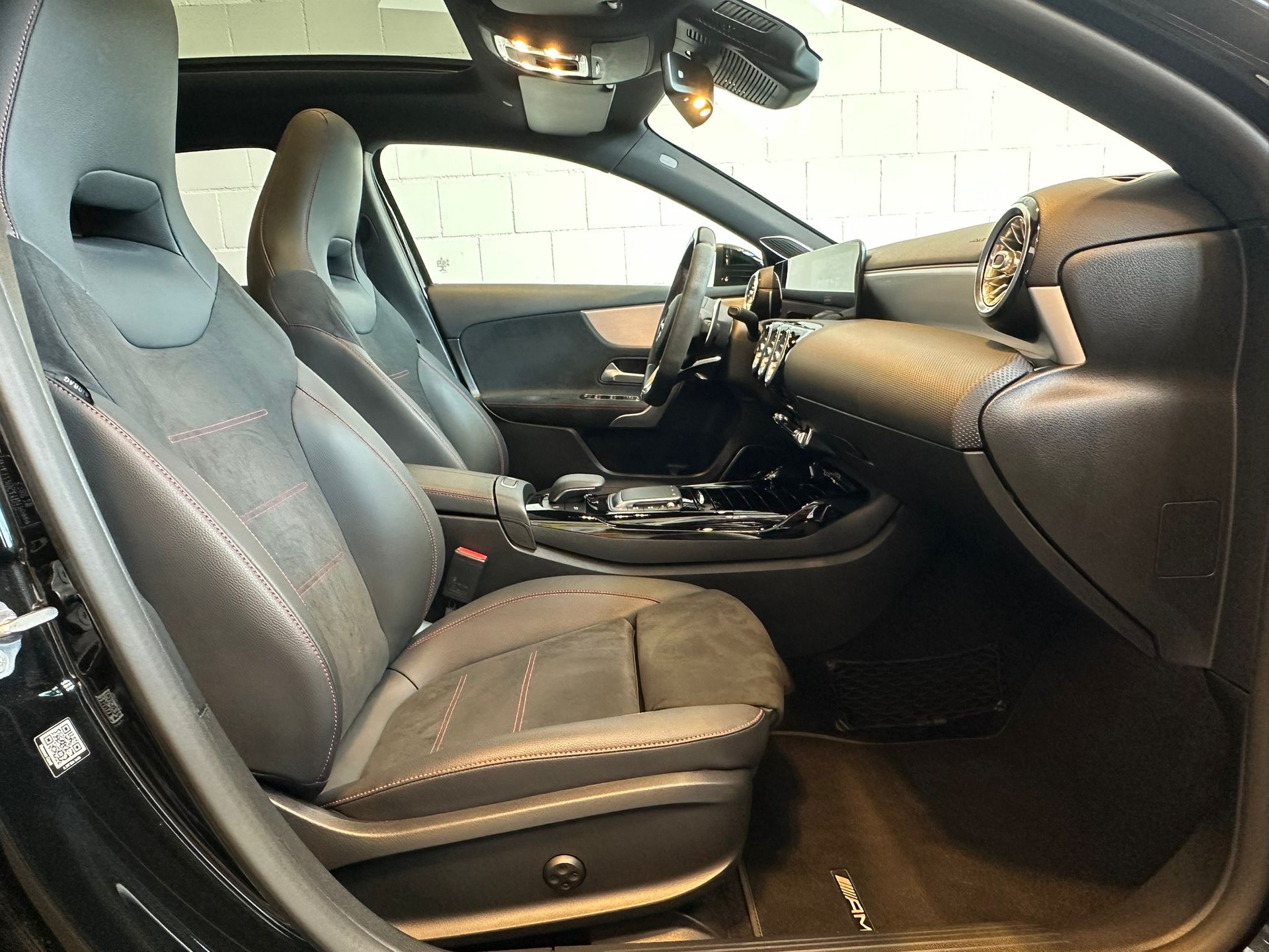 MERCEDES-BENZ A 45 S AMG 4Matic+ Speedshift-image-8