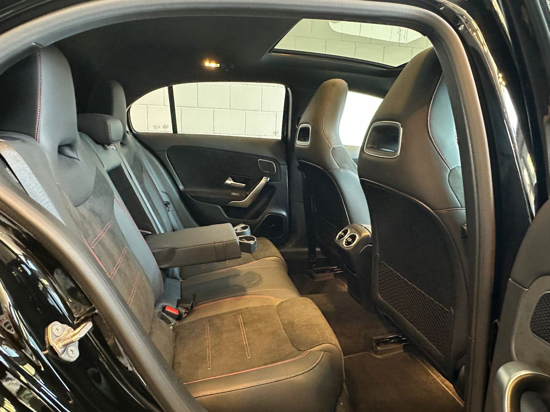 MERCEDES-BENZ A 45 S AMG 4Matic+ Speedshift-image-11