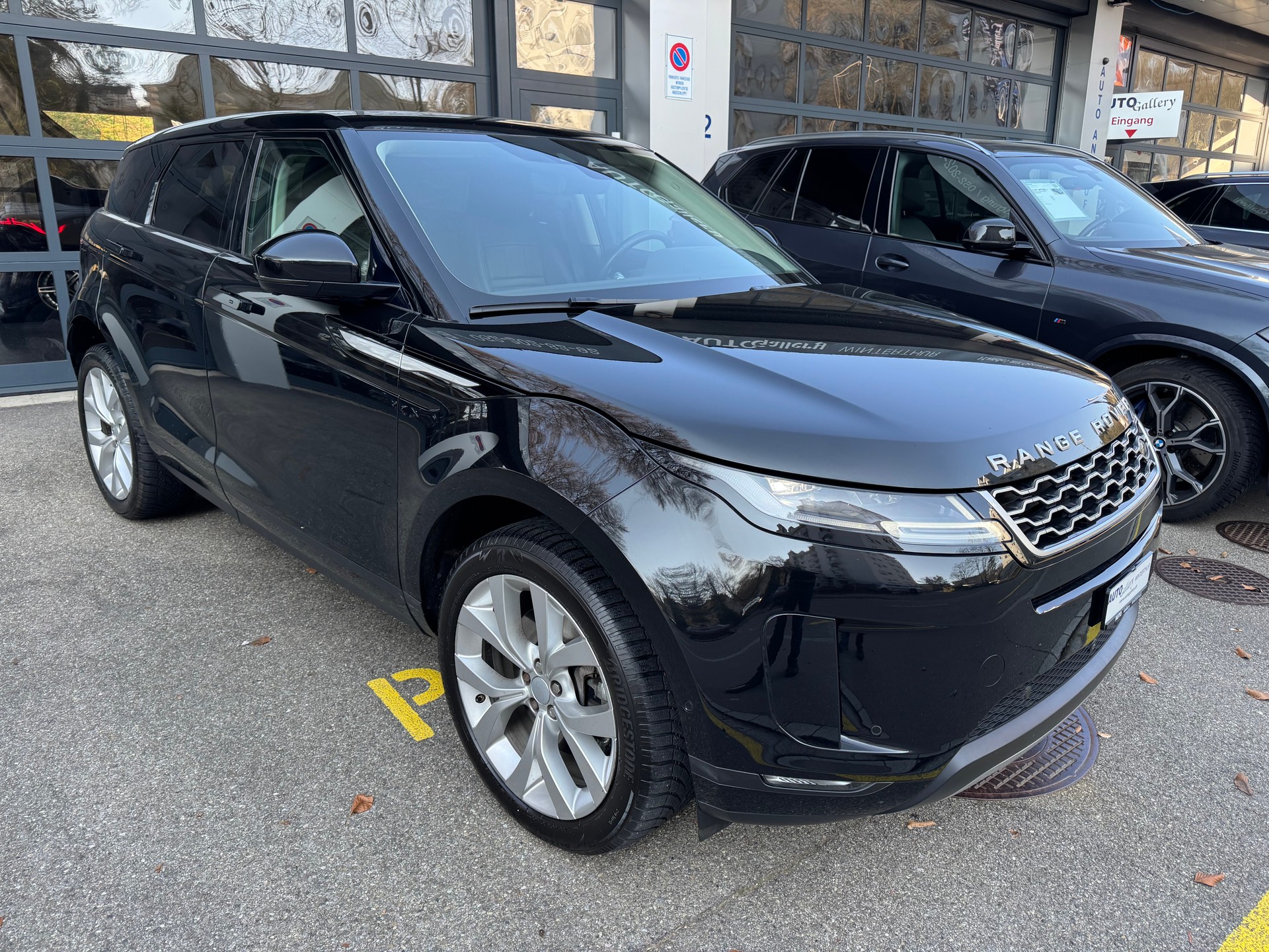 LAND ROVER Range Rover Evoque P 250 SE AT9-showroom-element-1