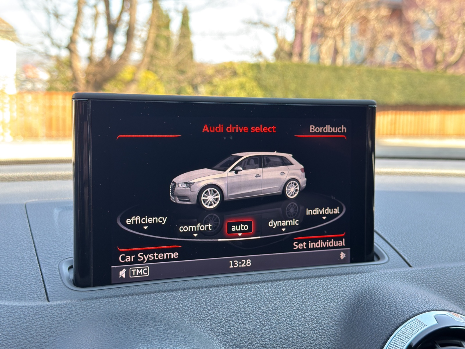 AUDI A3 Sportback 1.8 TFSI Ambiente quattro S-tronic-image-14