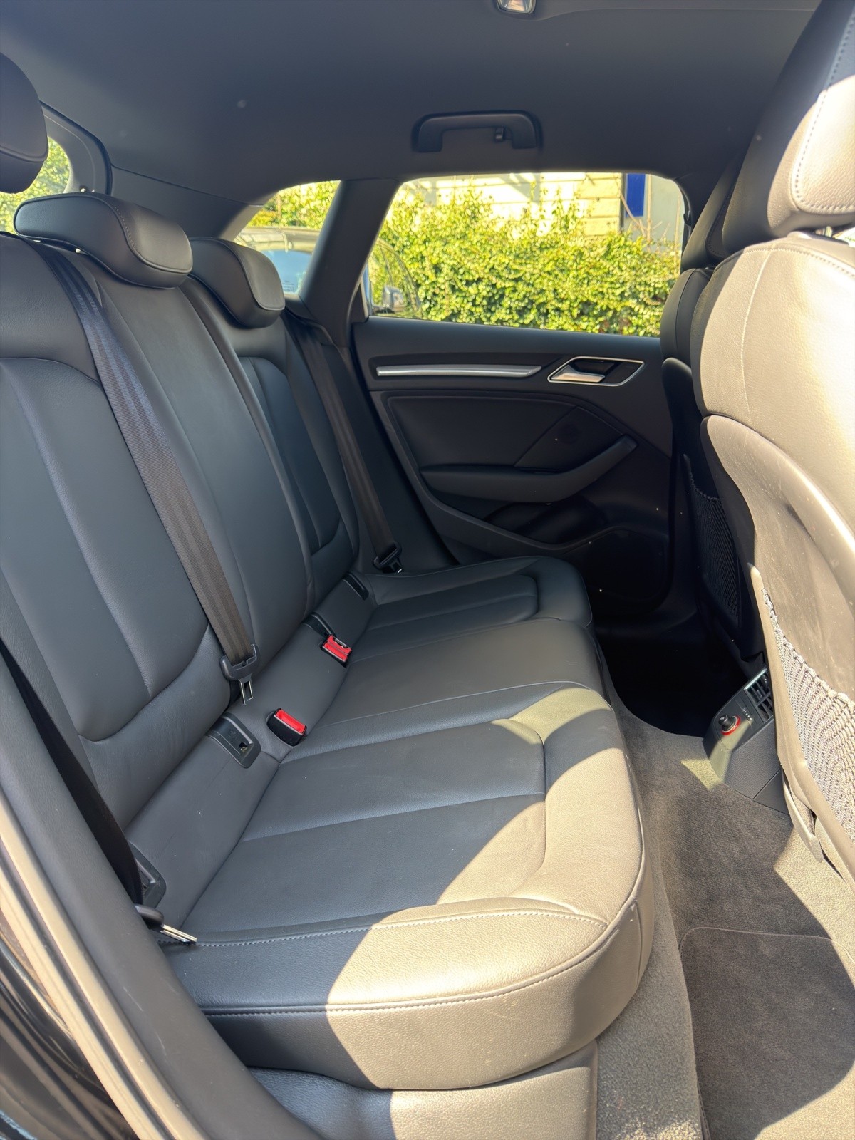 AUDI A3 Sportback 1.8 TFSI Ambiente quattro S-tronic-image-10