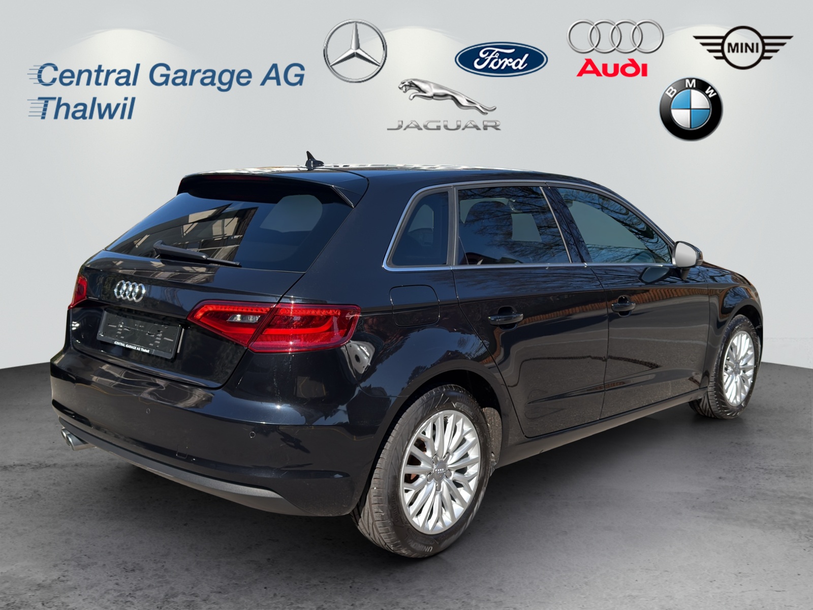 AUDI A3 Sportback 1.8 TFSI Ambiente quattro S-tronic-image-5