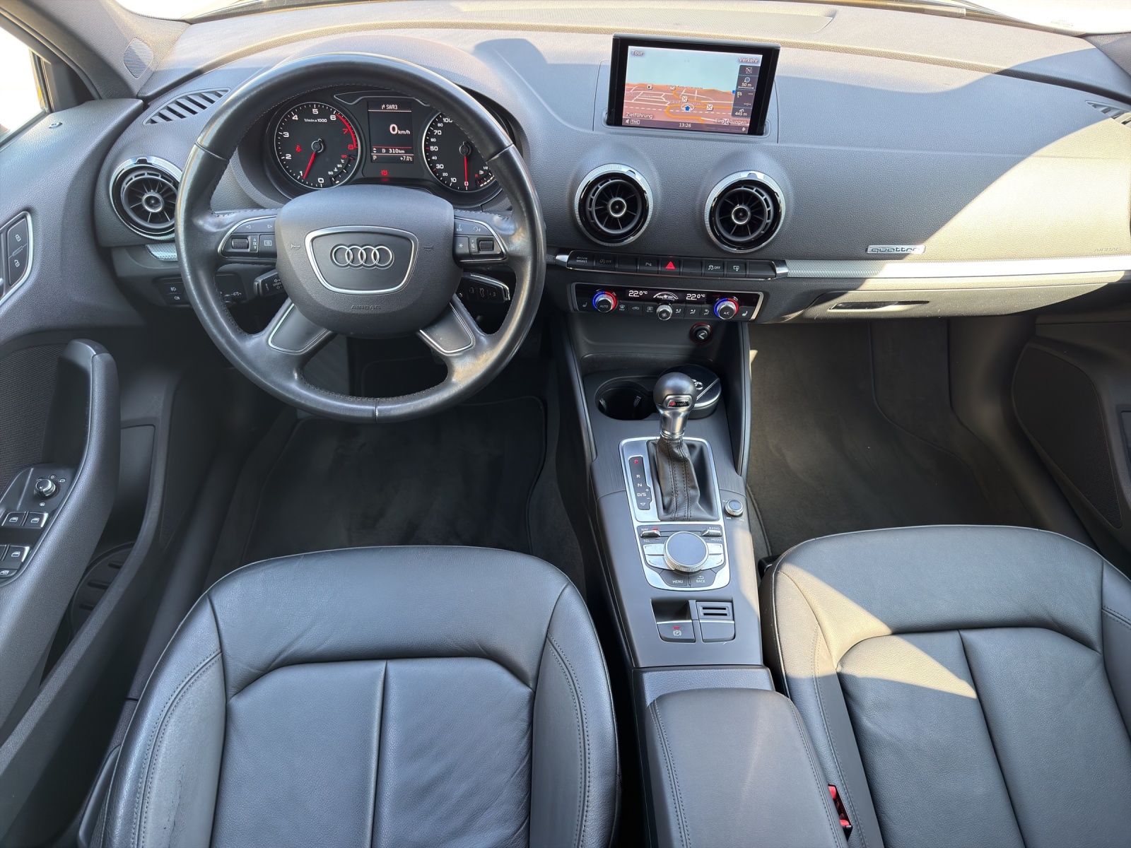 AUDI A3 Sportback 1.8 TFSI Ambiente quattro S-tronic-image-12