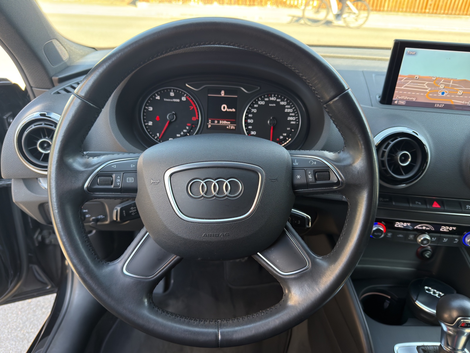 AUDI A3 Sportback 1.8 TFSI Ambiente quattro S-tronic-image-13