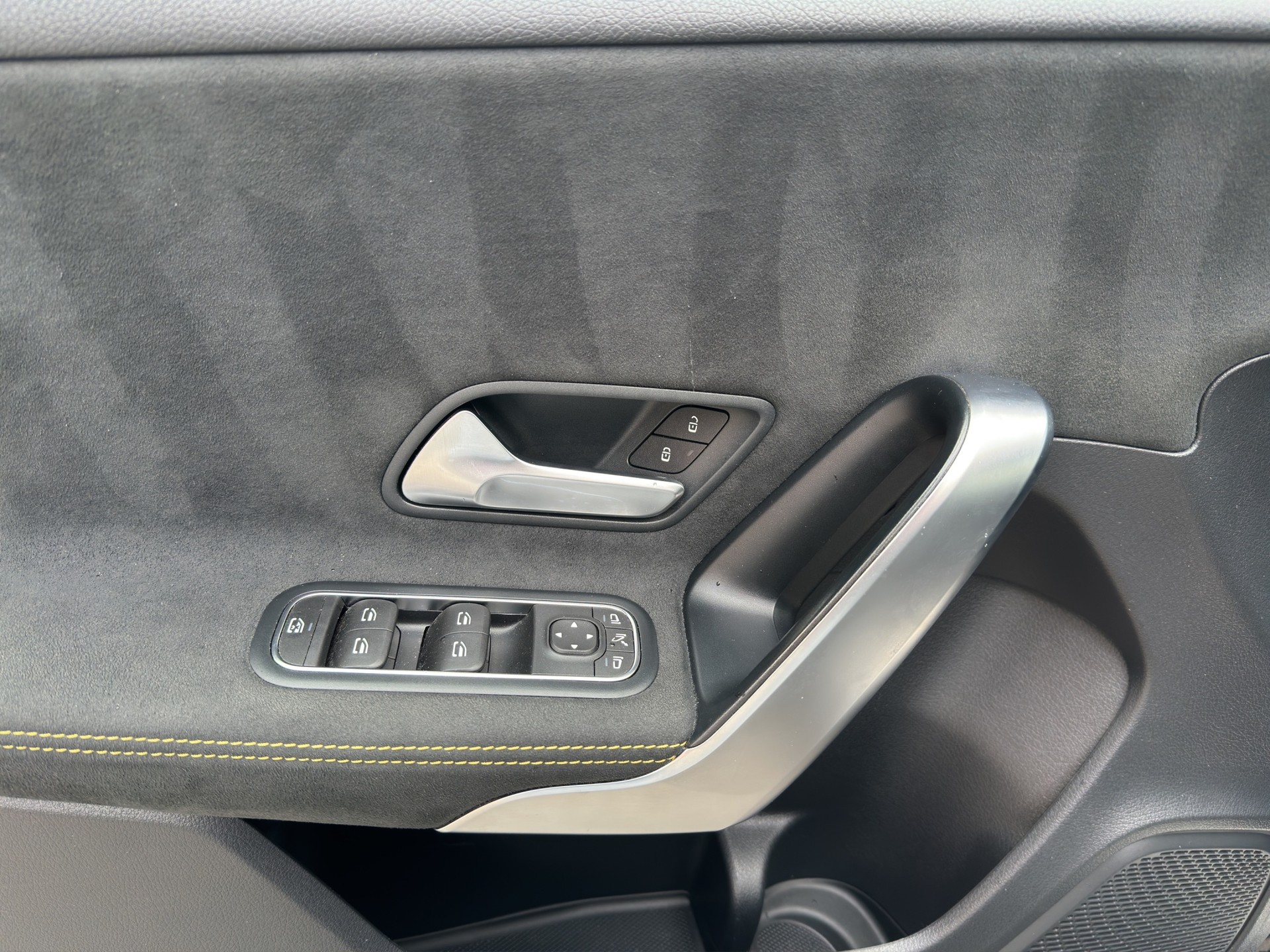 MERCEDES-BENZ A 45 S AMG 4Matic+ Speedshift-image-8