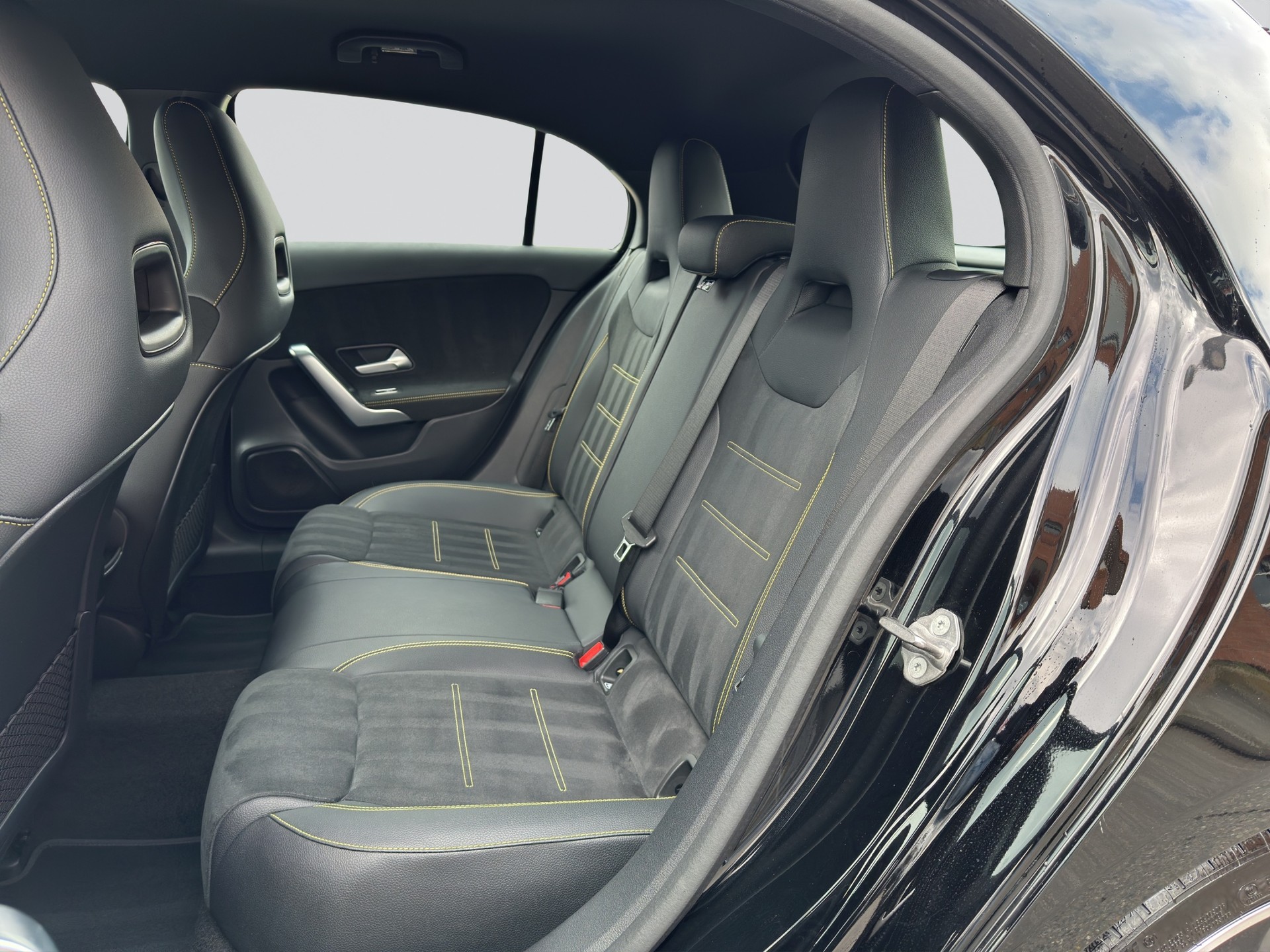 MERCEDES-BENZ A 45 S AMG 4Matic+ Speedshift-image-7