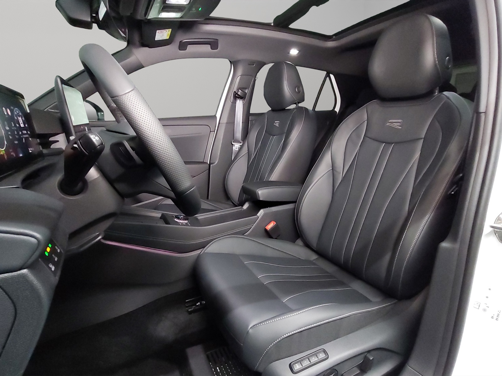 VW T-Roc 1.5 eTSI mHEV R-Line DSG-image-5