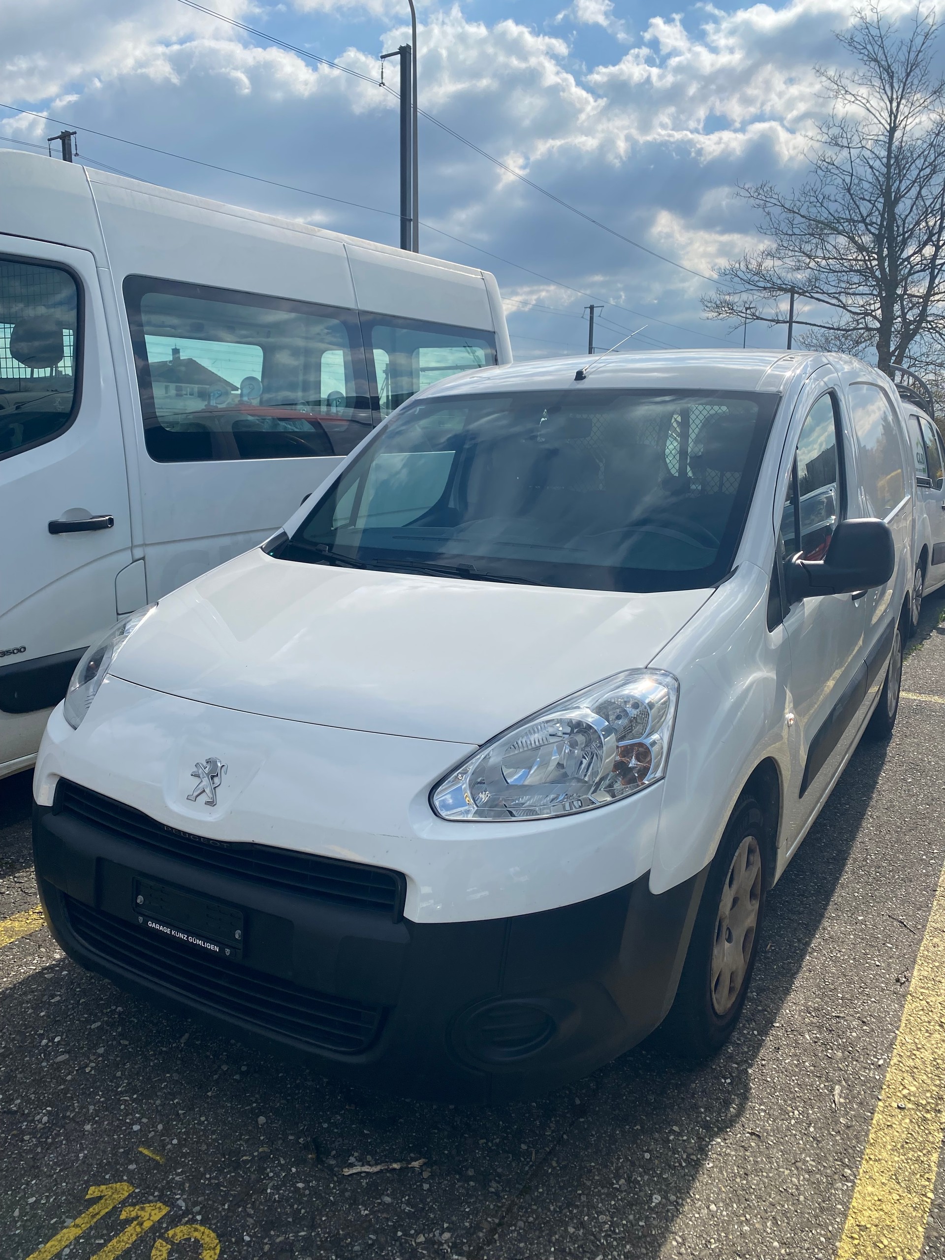 PEUGEOT Partner 1.6 e-HDI Urban Pack-image-1