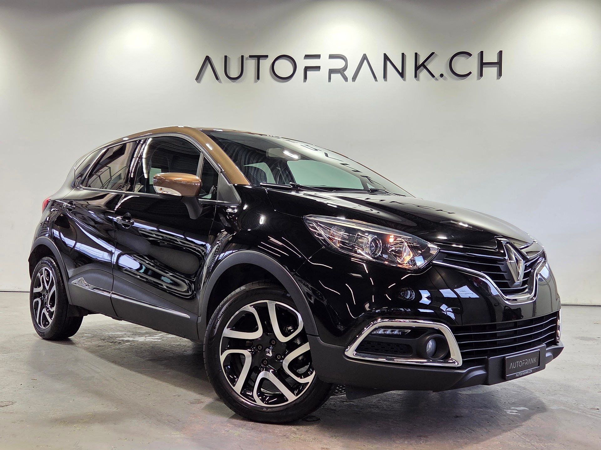 RENAULT Captur 1.2 TCe Iconic EDC S/S