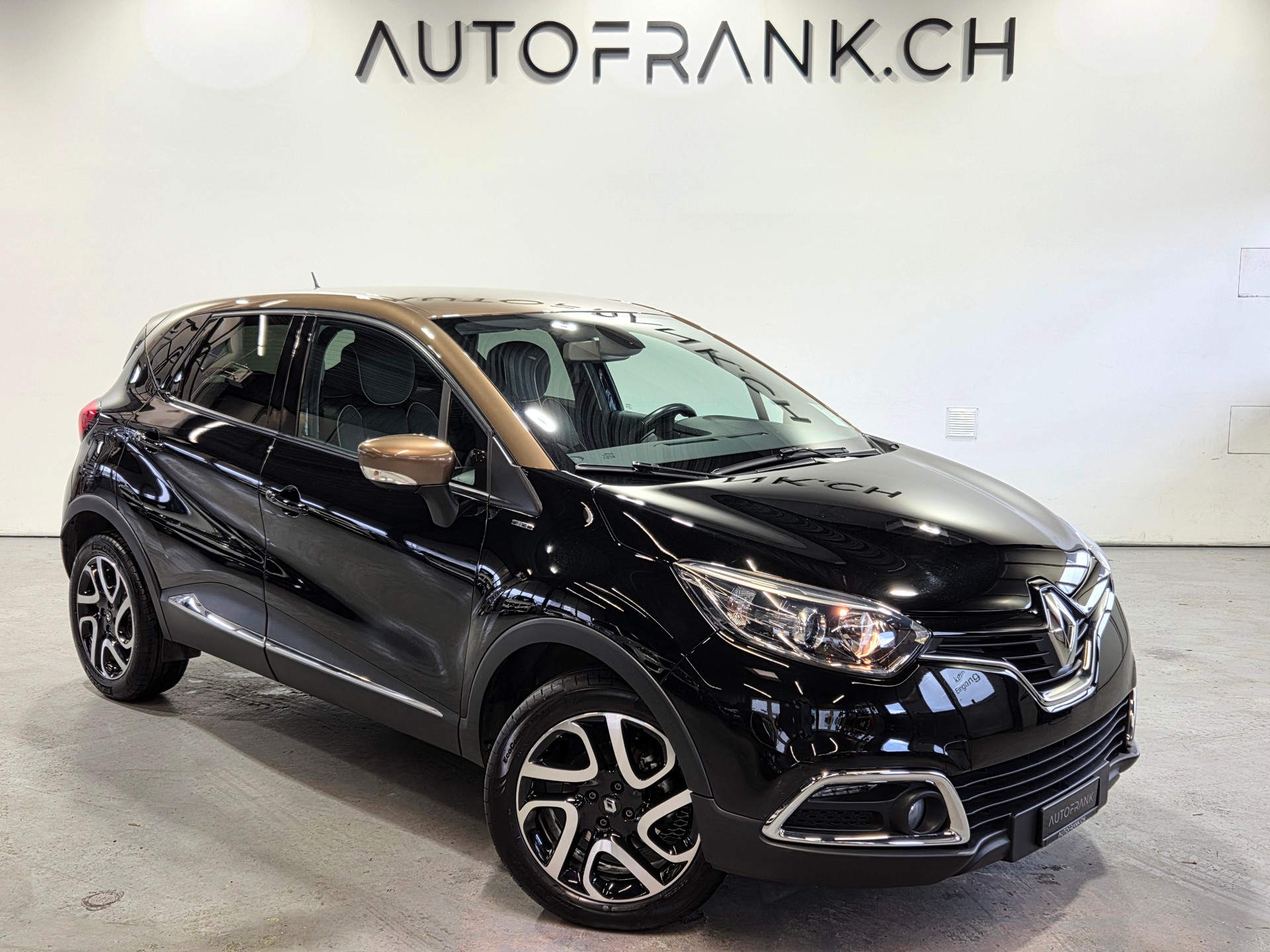 RENAULT Captur 1.2 TCe Iconic EDC S/S-image-17